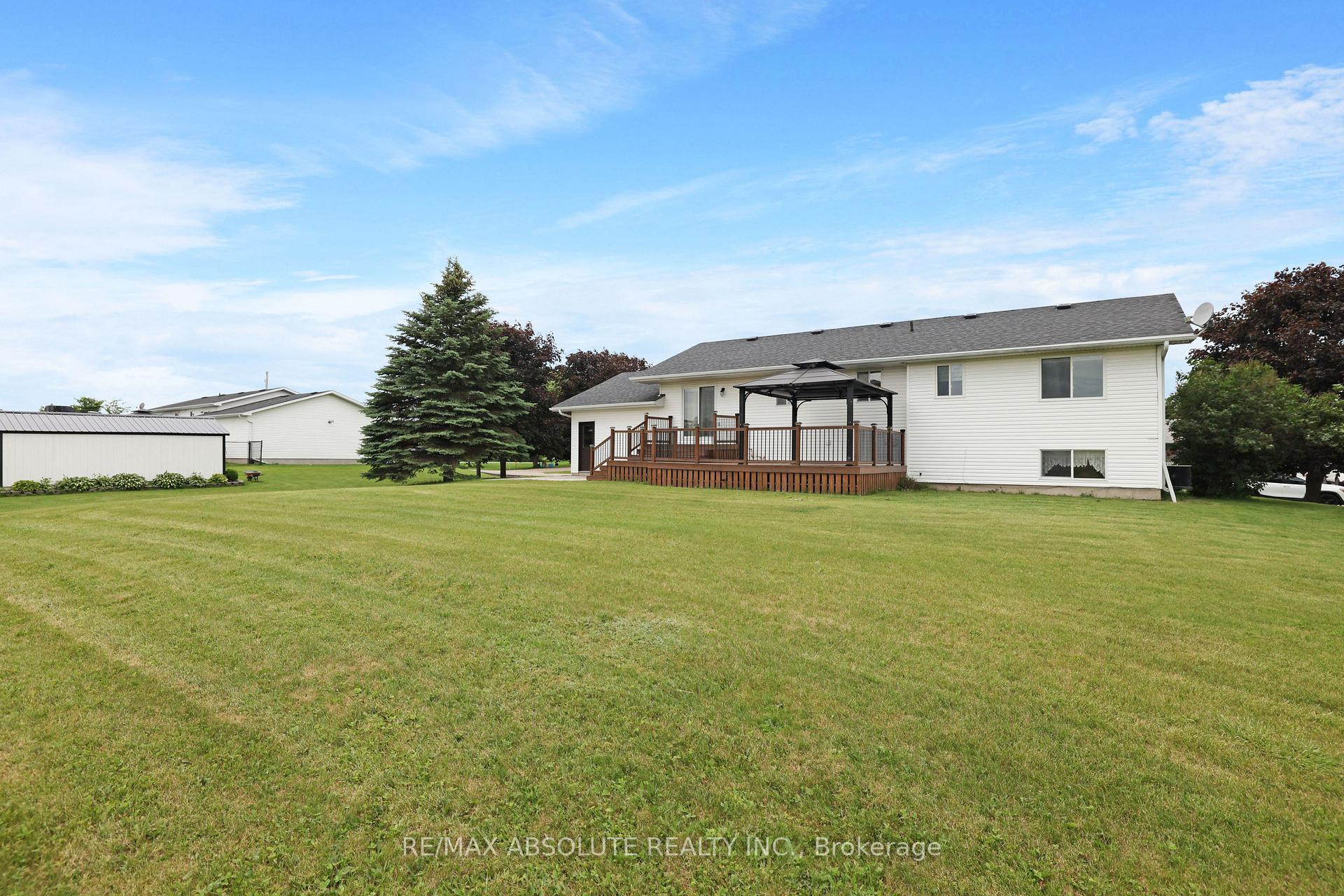 Photo 41 of 14 Riley Crescent, McNab/Braeside, Mcnab/Braeside Twps — HOMEH