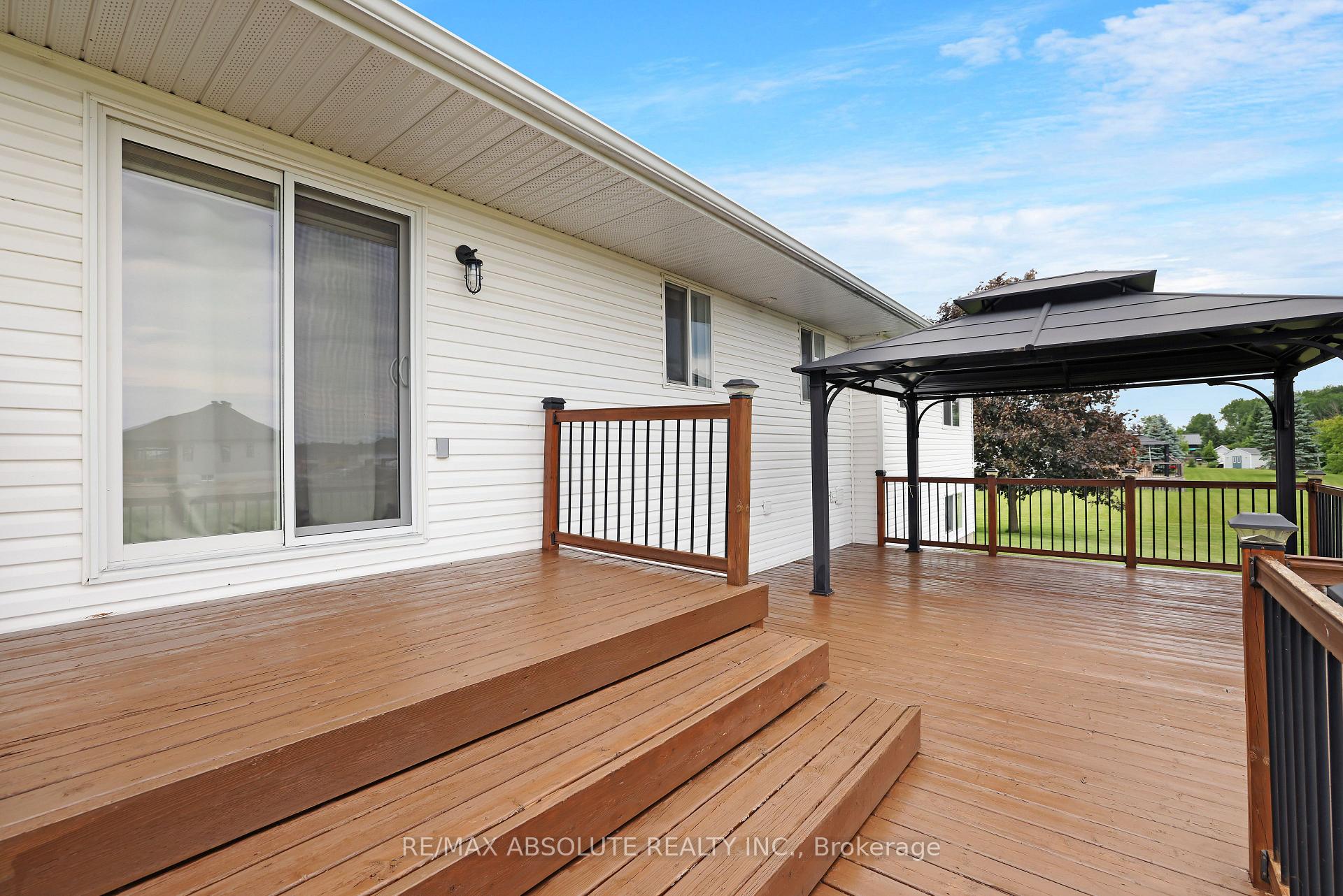 Photo 43 of 14 Riley Crescent, McNab/Braeside, Mcnab/Braeside Twps — HOMEH