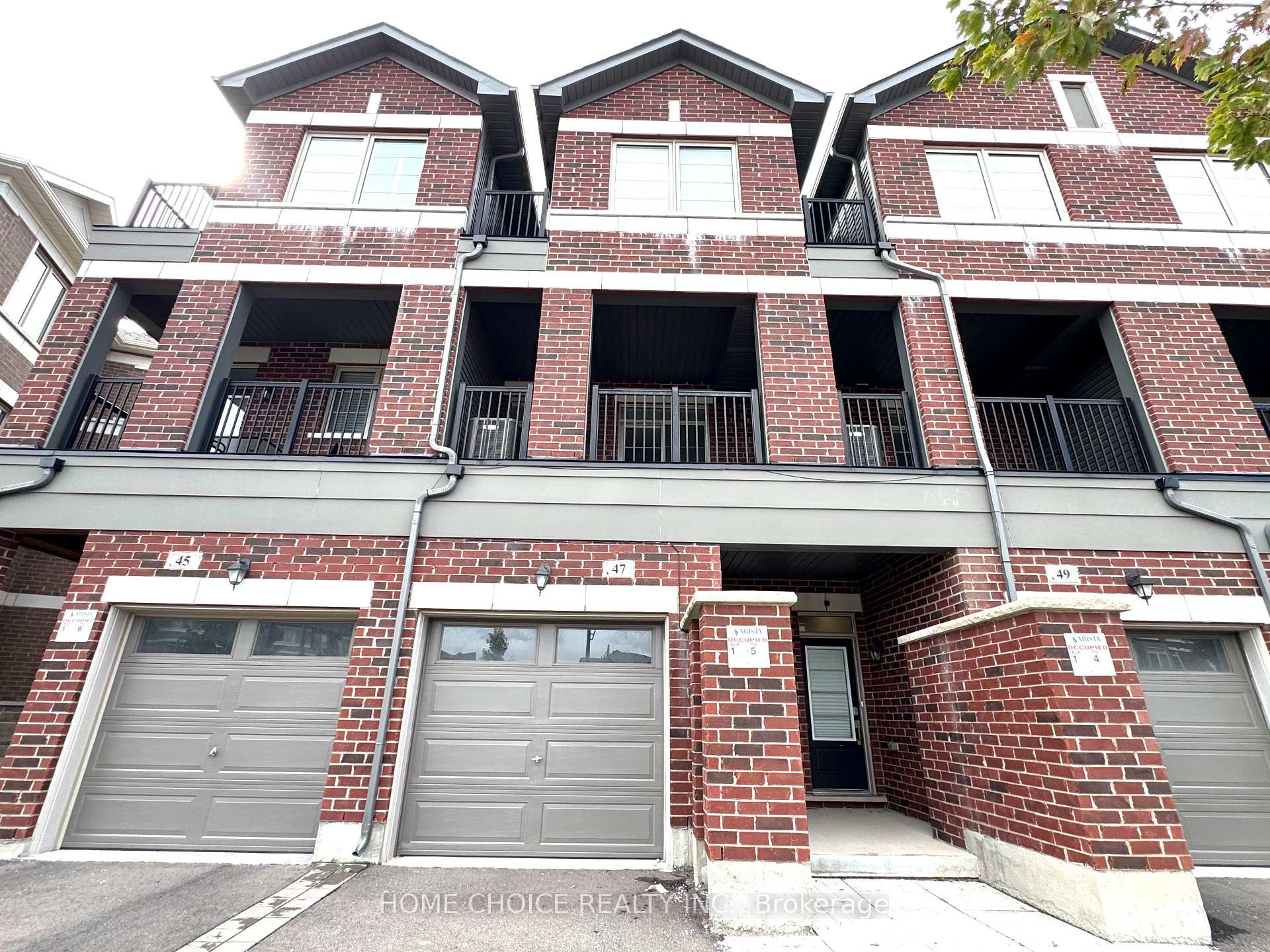 Photo 2 of 47 Saigen Lane, Markham, Cedar Grove — HOMEH