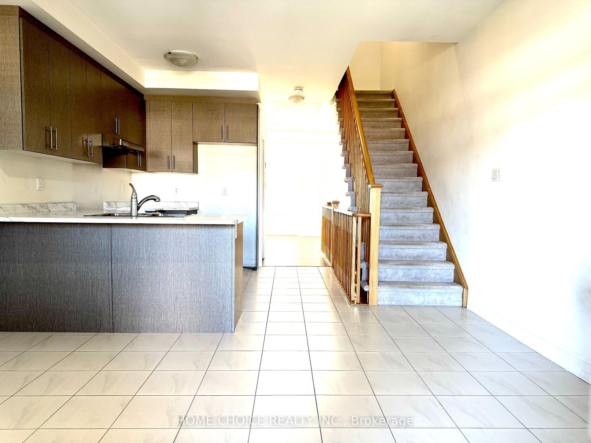 Photo 10 of 47 Saigen Lane, Markham, Cedar Grove — HOMEH