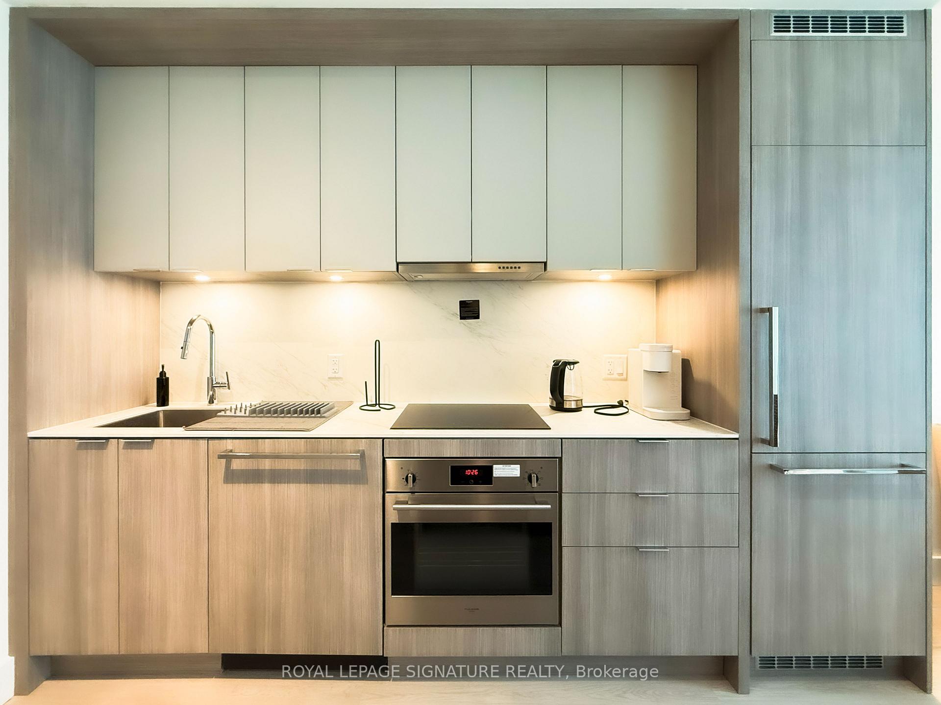 Photo 5 of Unit 614, 6 Greenbriar Road, North York, Bayview Village — HOMEH