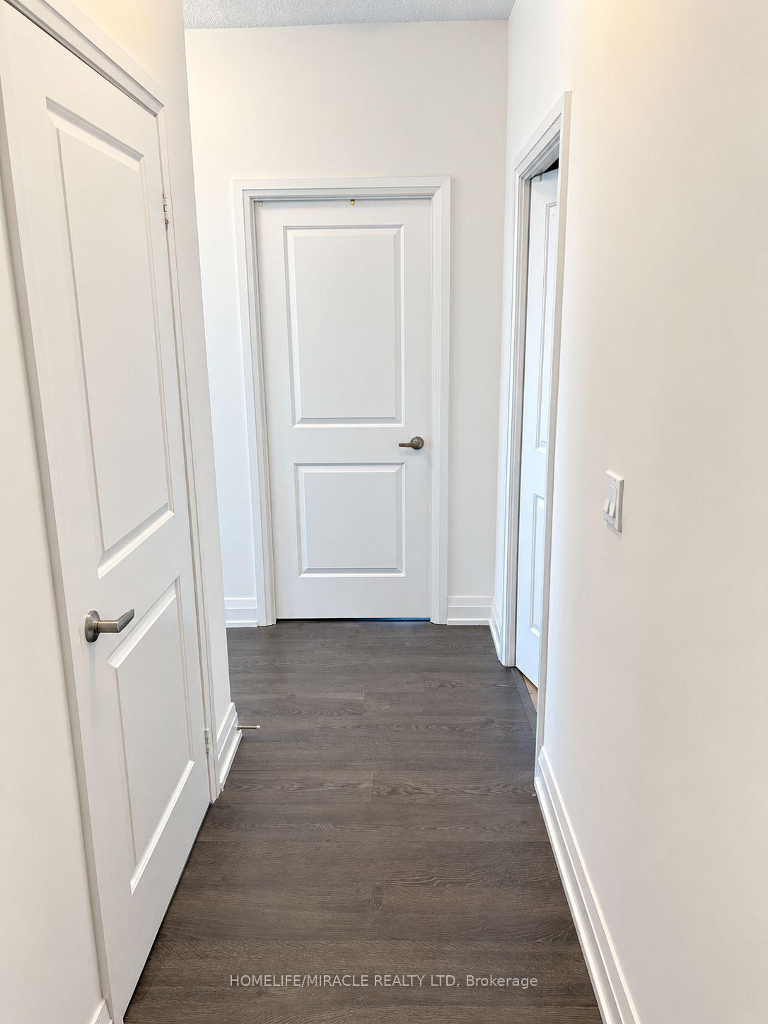 Photo 4 of Unit 911, 65 Speers Road, Oakville, Central — HOMEH
