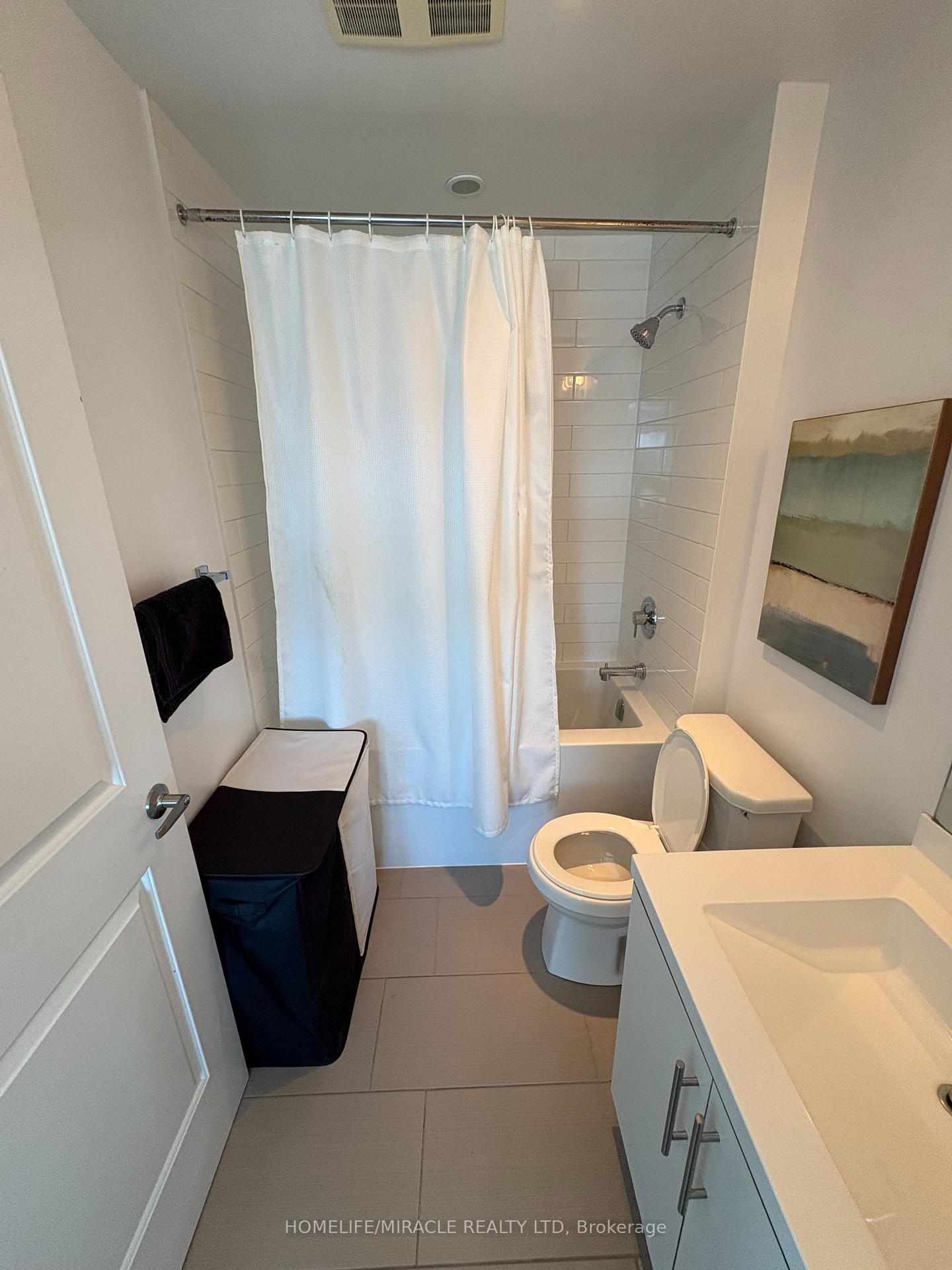 Photo 19 of Unit 911, 65 Speers Road, Oakville, Central — HOMEH