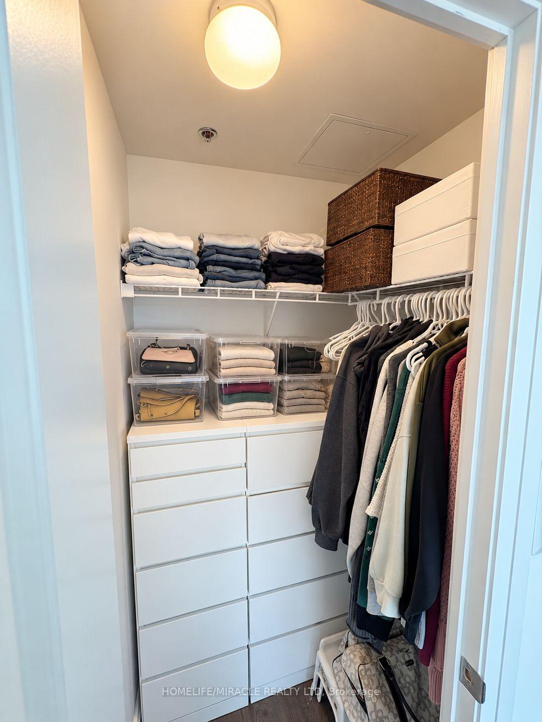Photo 18 of Unit 911, 65 Speers Road, Oakville, Central — HOMEH