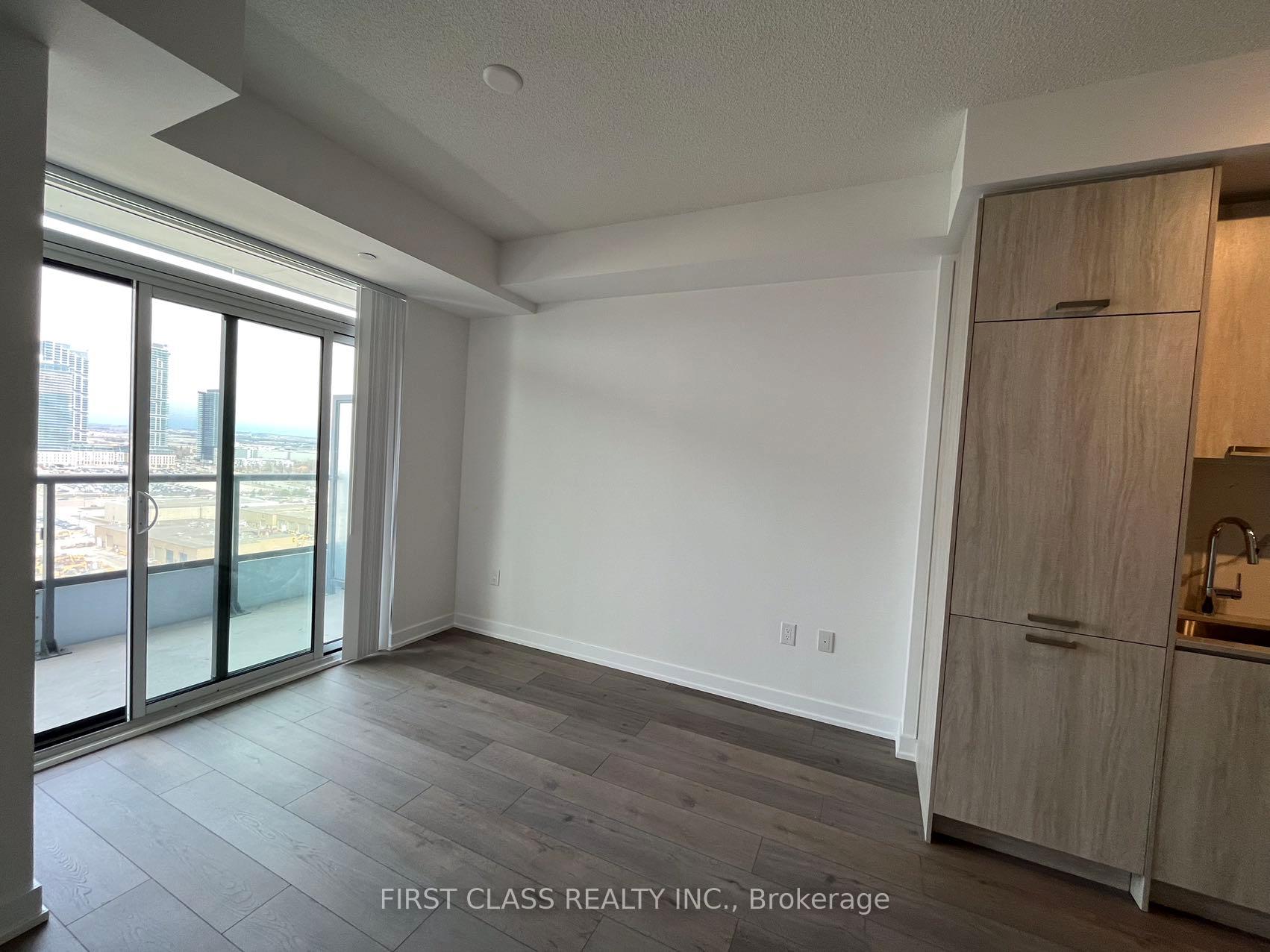Photo 6 of Unit 2012, 38 Honeycrisp Crescent, Vaughan, Vaughan Corporate Centre — HOMEH
