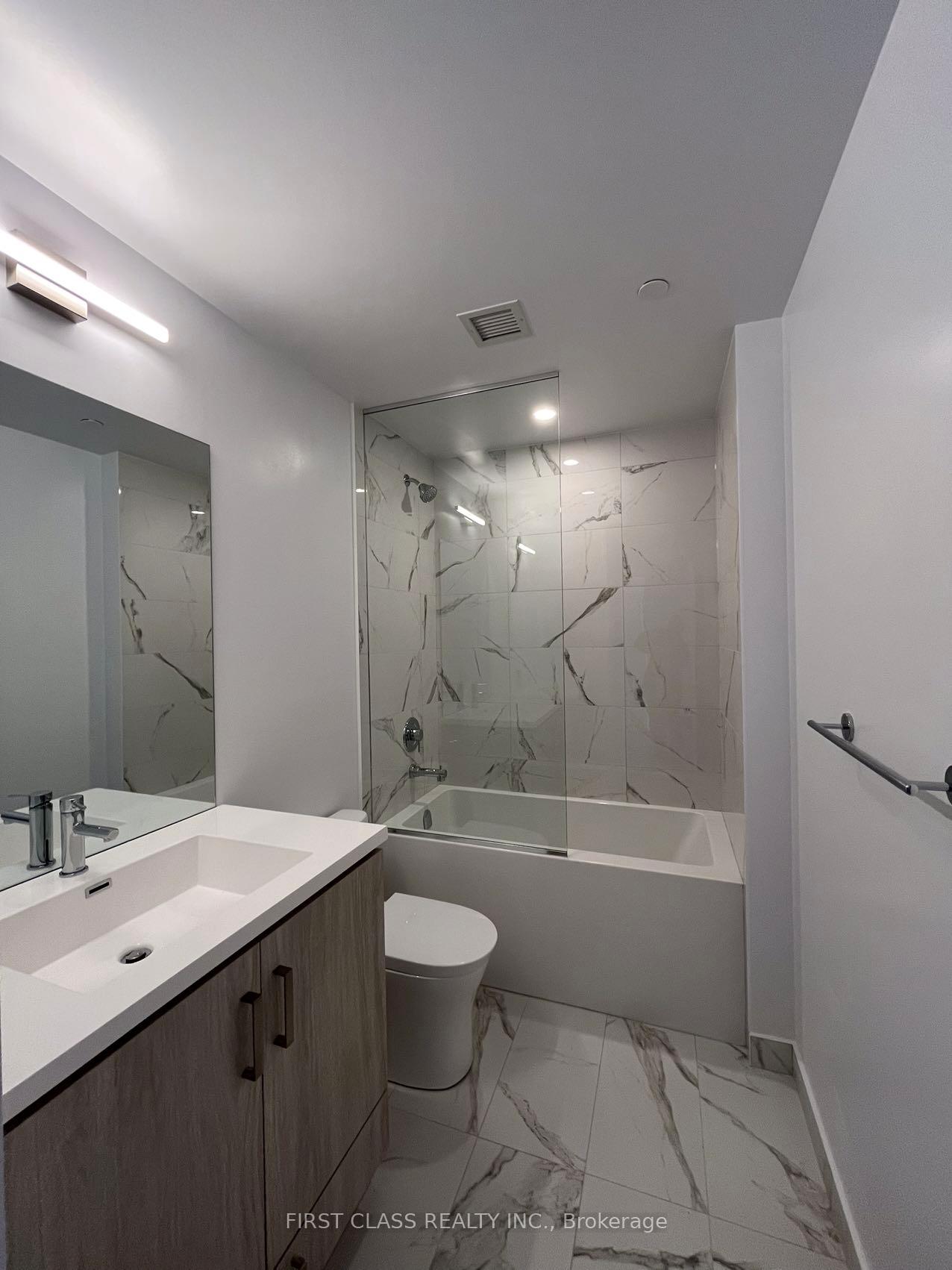 Photo 10 of Unit 2012, 38 Honeycrisp Crescent, Vaughan, Vaughan Corporate Centre — HOMEH