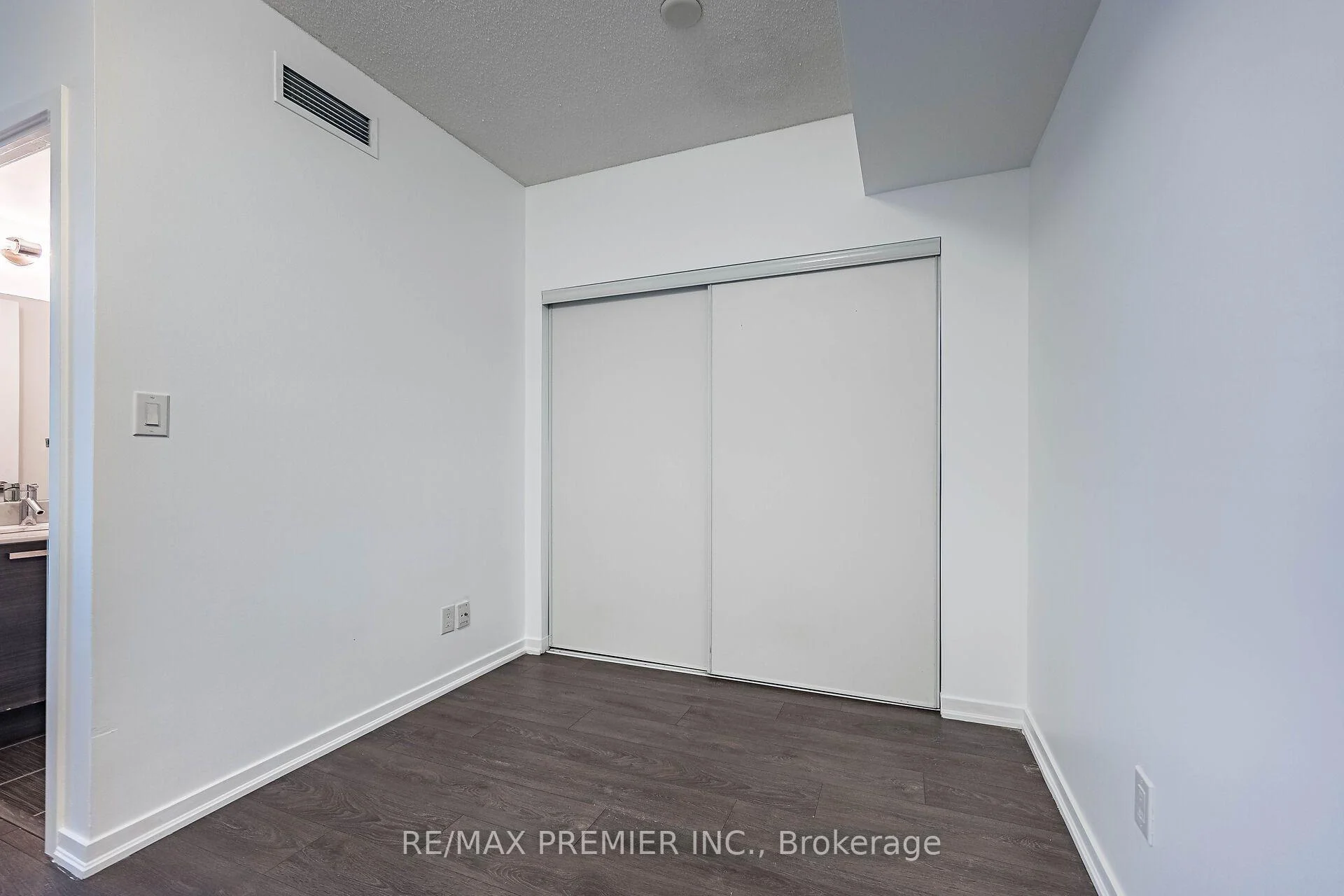 Photo 8 of Unit 808, 68 Abell Street, Toronto, Little Portugal — HOMEH