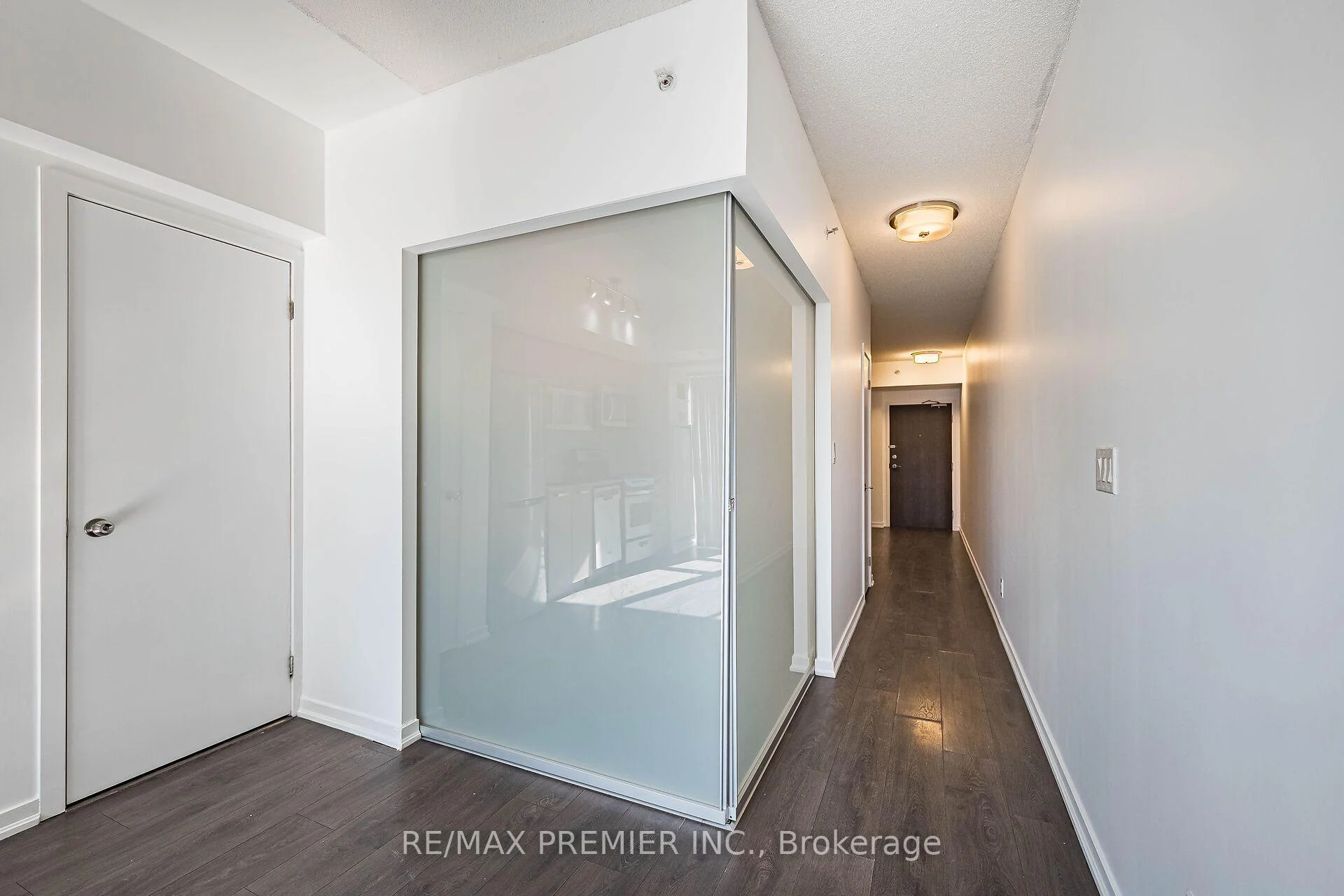 Photo 13 of Unit 808, 68 Abell Street, Toronto, Little Portugal — HOMEH