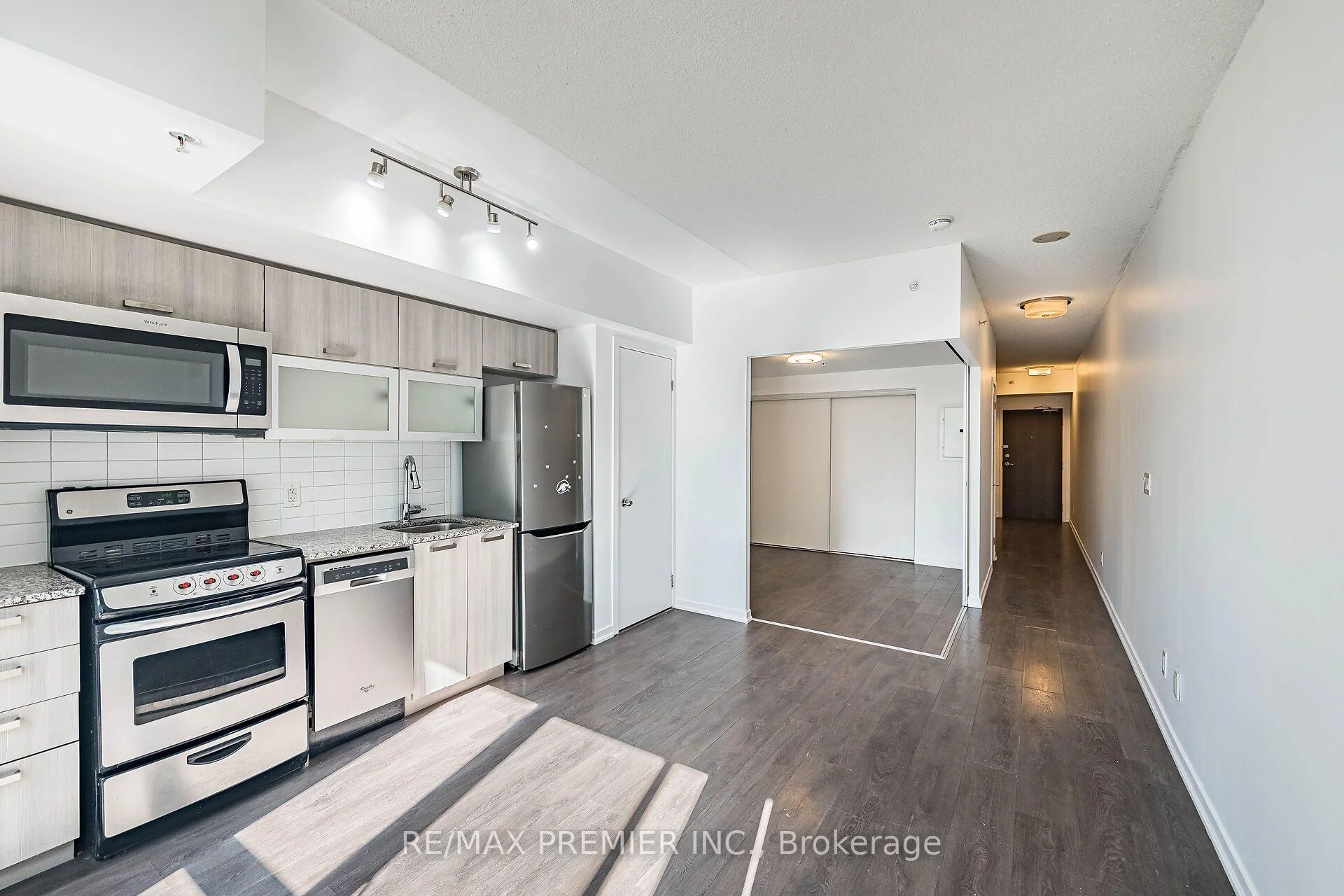 Photo 17 of Unit 808, 68 Abell Street, Toronto, Little Portugal — HOMEH