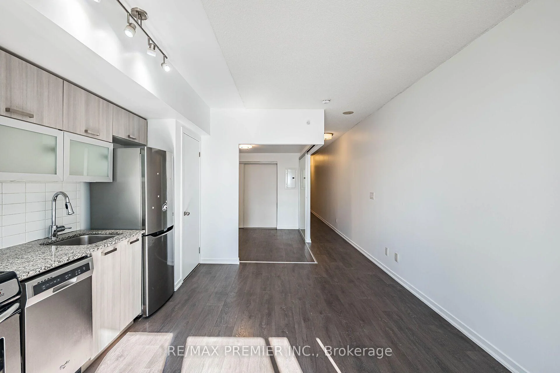 Photo 18 of Unit 808, 68 Abell Street, Toronto, Little Portugal — HOMEH