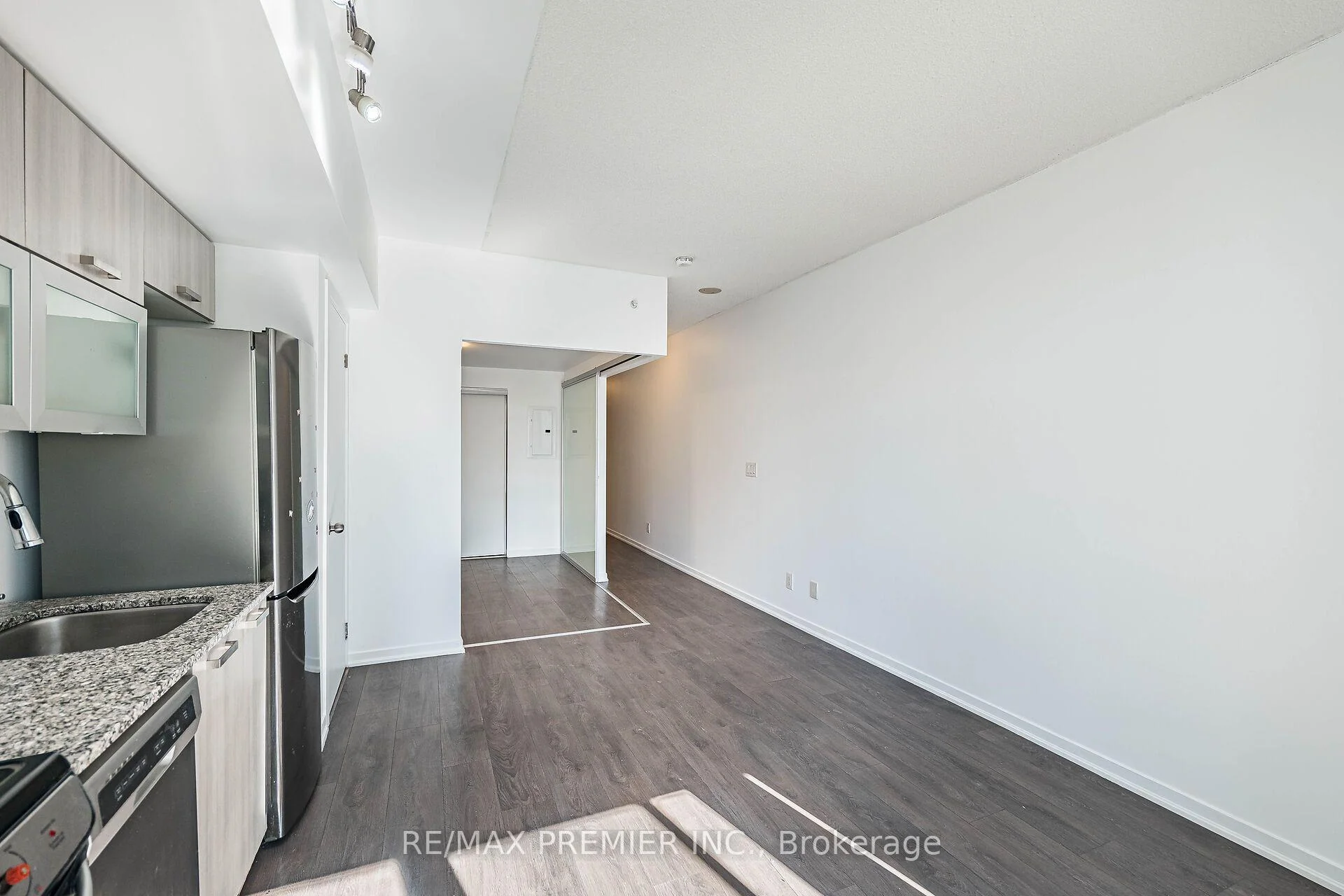 Photo 19 of Unit 808, 68 Abell Street, Toronto, Little Portugal — HOMEH