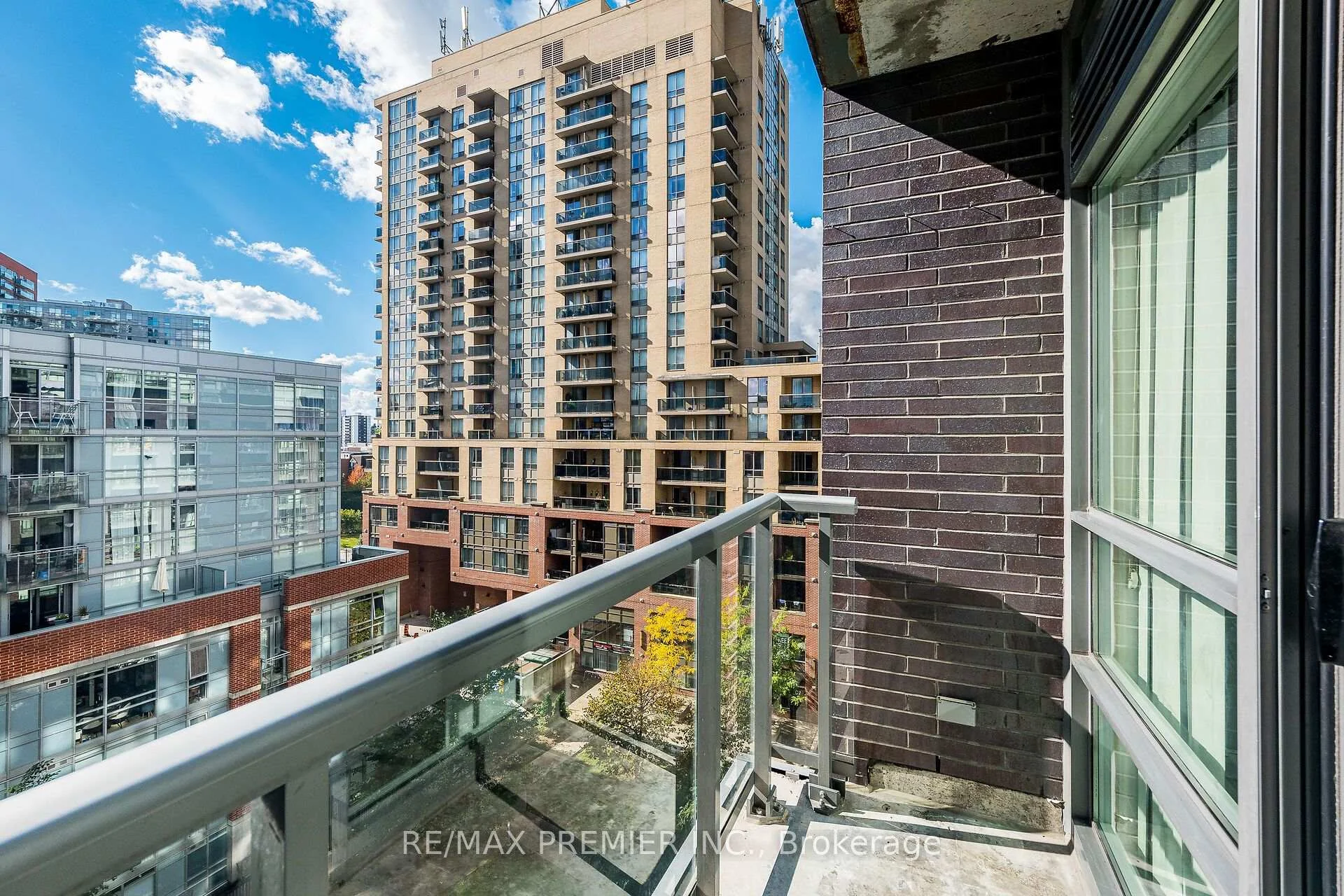 Photo 22 of Unit 808, 68 Abell Street, Toronto, Little Portugal — HOMEH
