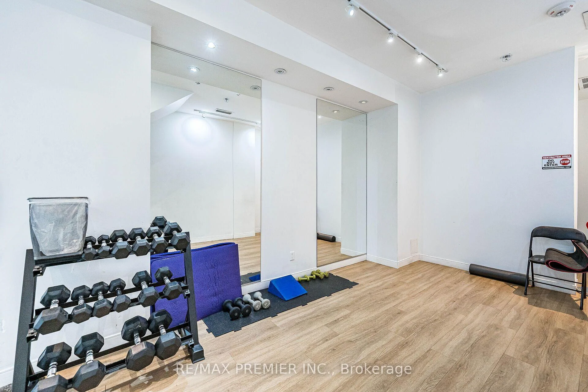 Photo 37 of Unit 808, 68 Abell Street, Toronto, Little Portugal — HOMEH
