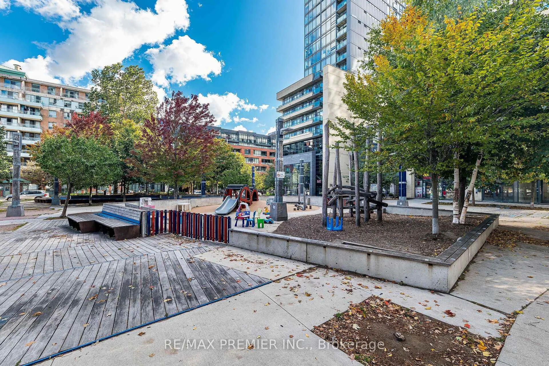 Photo 38 of Unit 808, 68 Abell Street, Toronto, Little Portugal — HOMEH