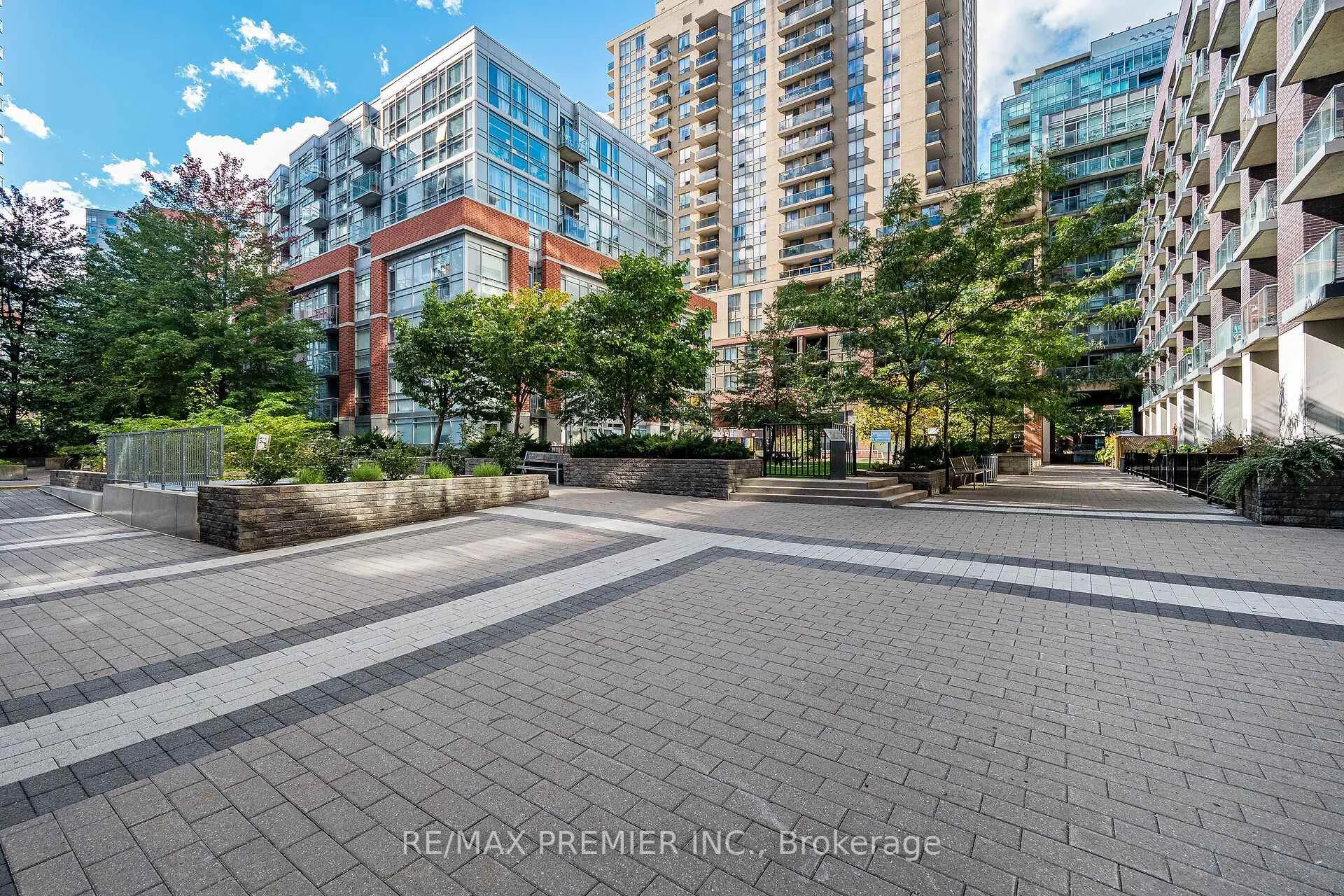 Photo 41 of Unit 808, 68 Abell Street, Toronto, Little Portugal — HOMEH