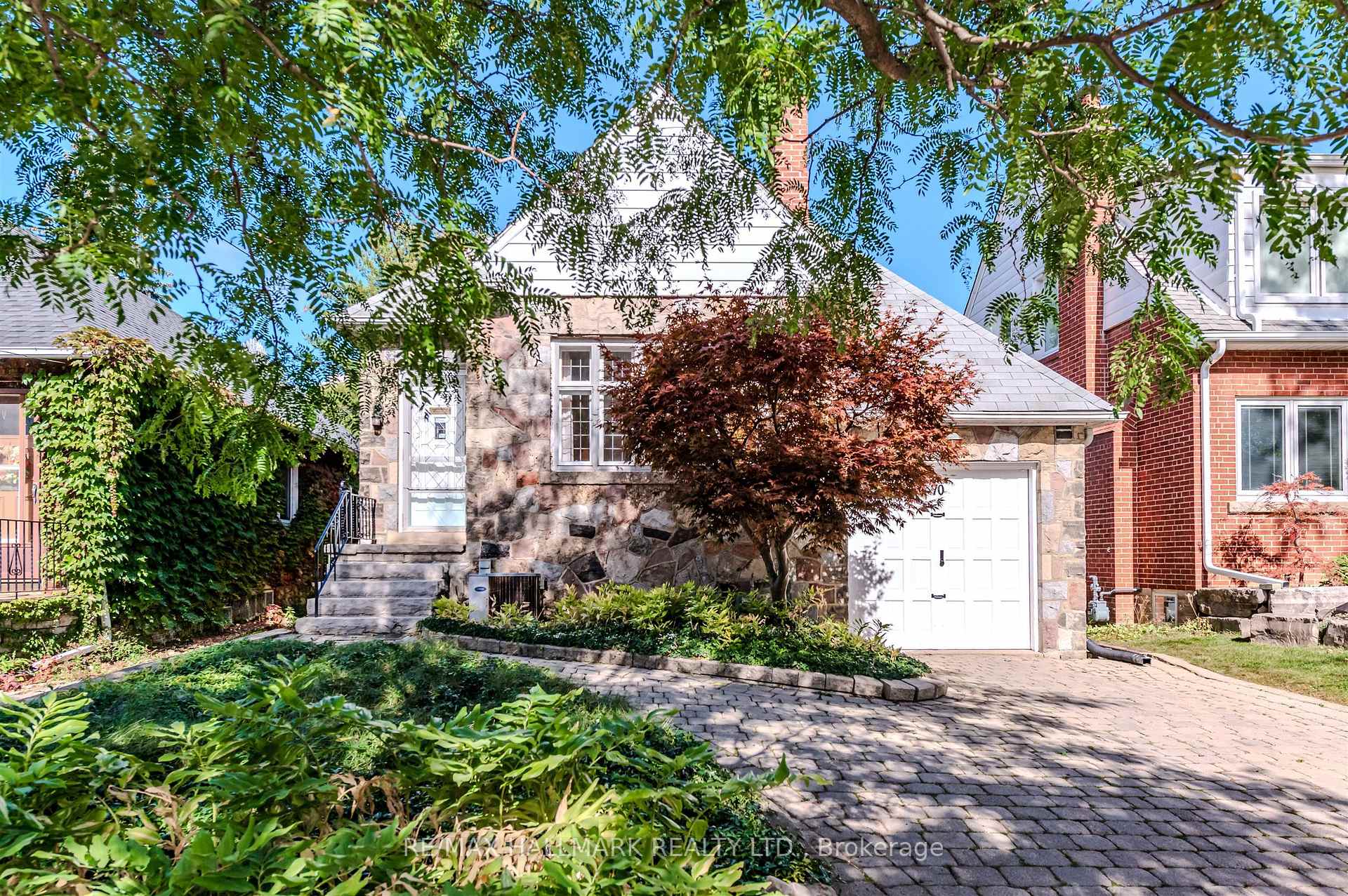 Front of 70 Parkview Avenue