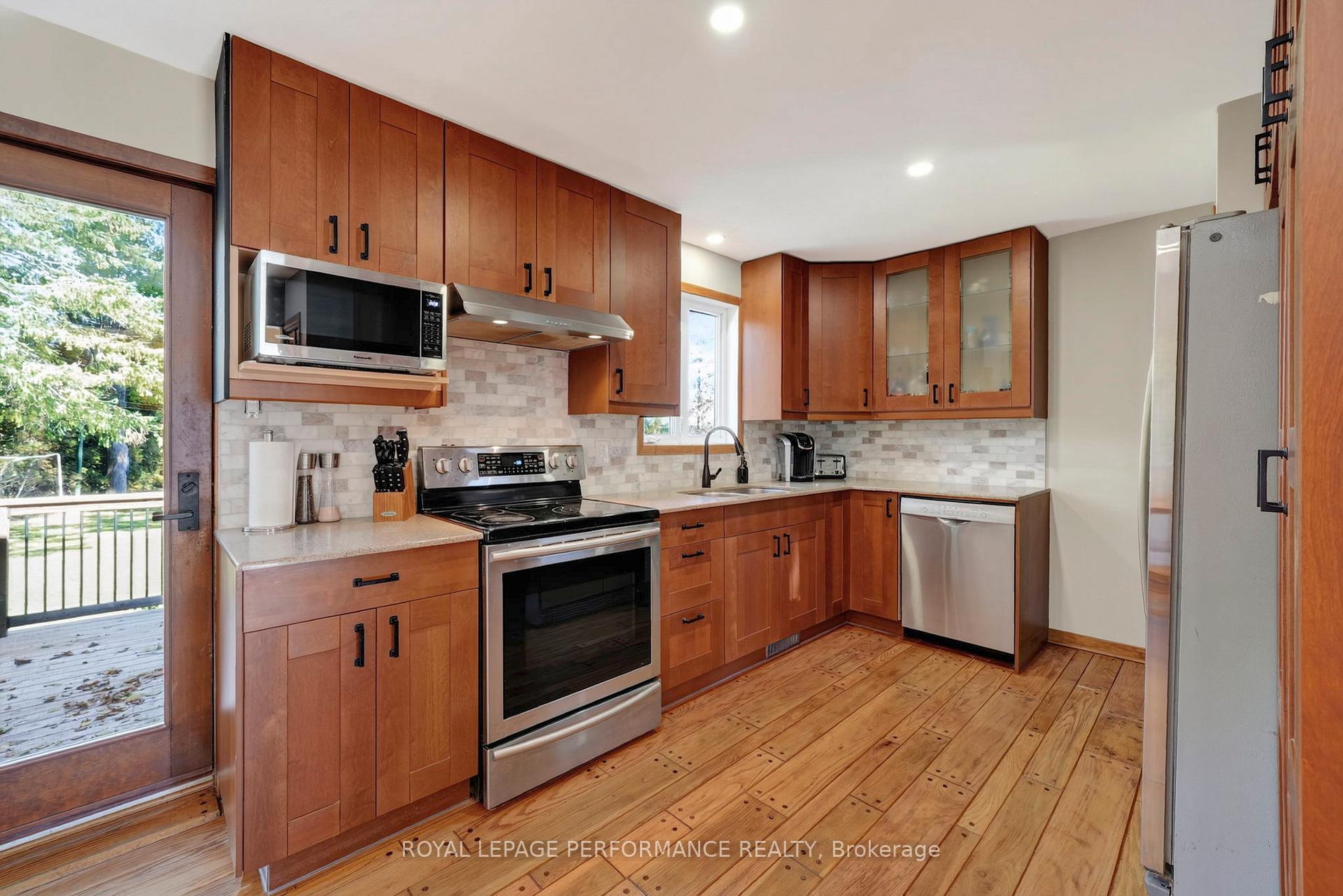 Photo 6 of 2761 Ross Avenue, Cornwall, Cornwall — HOMEH