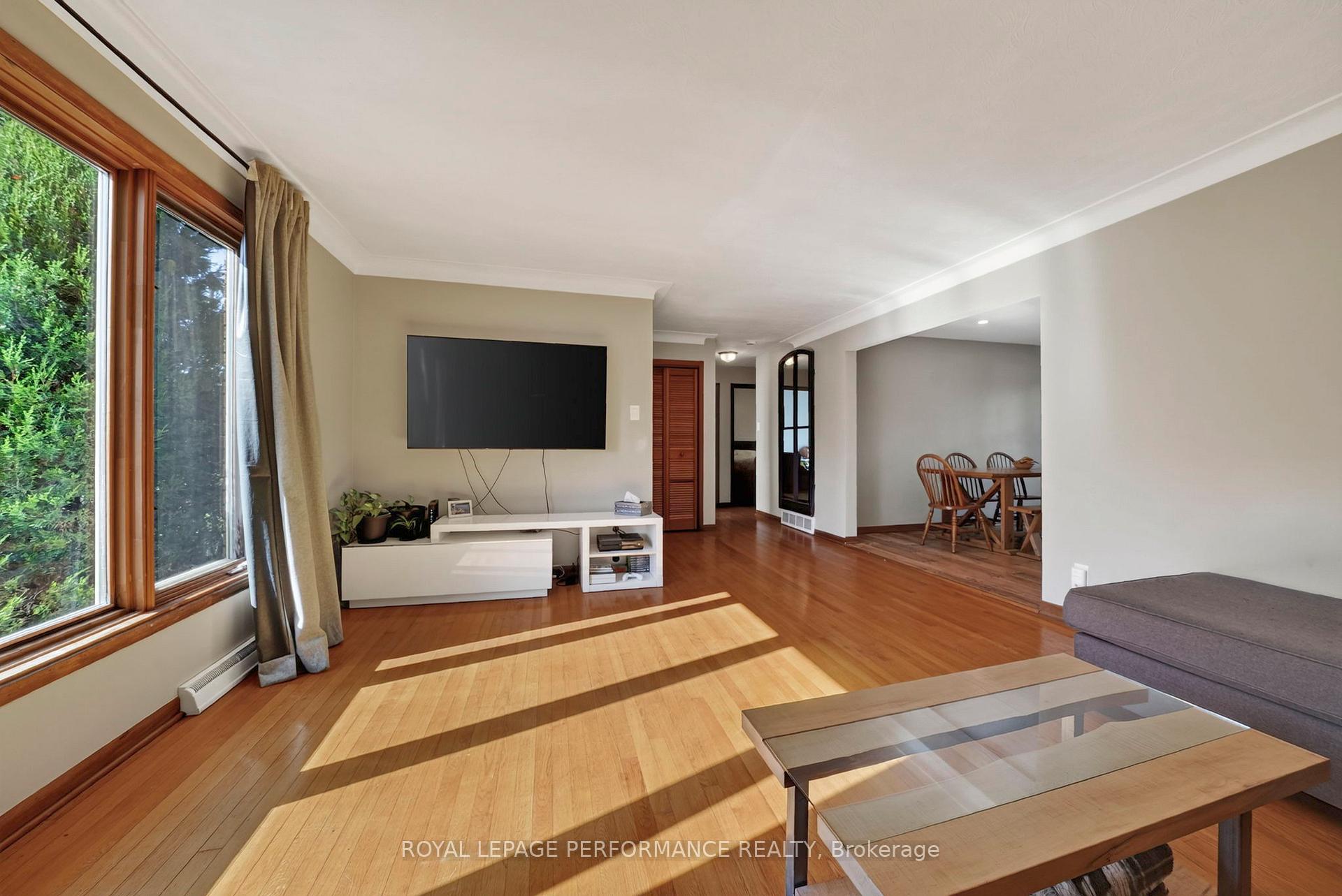 Photo 15 of 2761 Ross Avenue, Cornwall, Cornwall — HOMEH