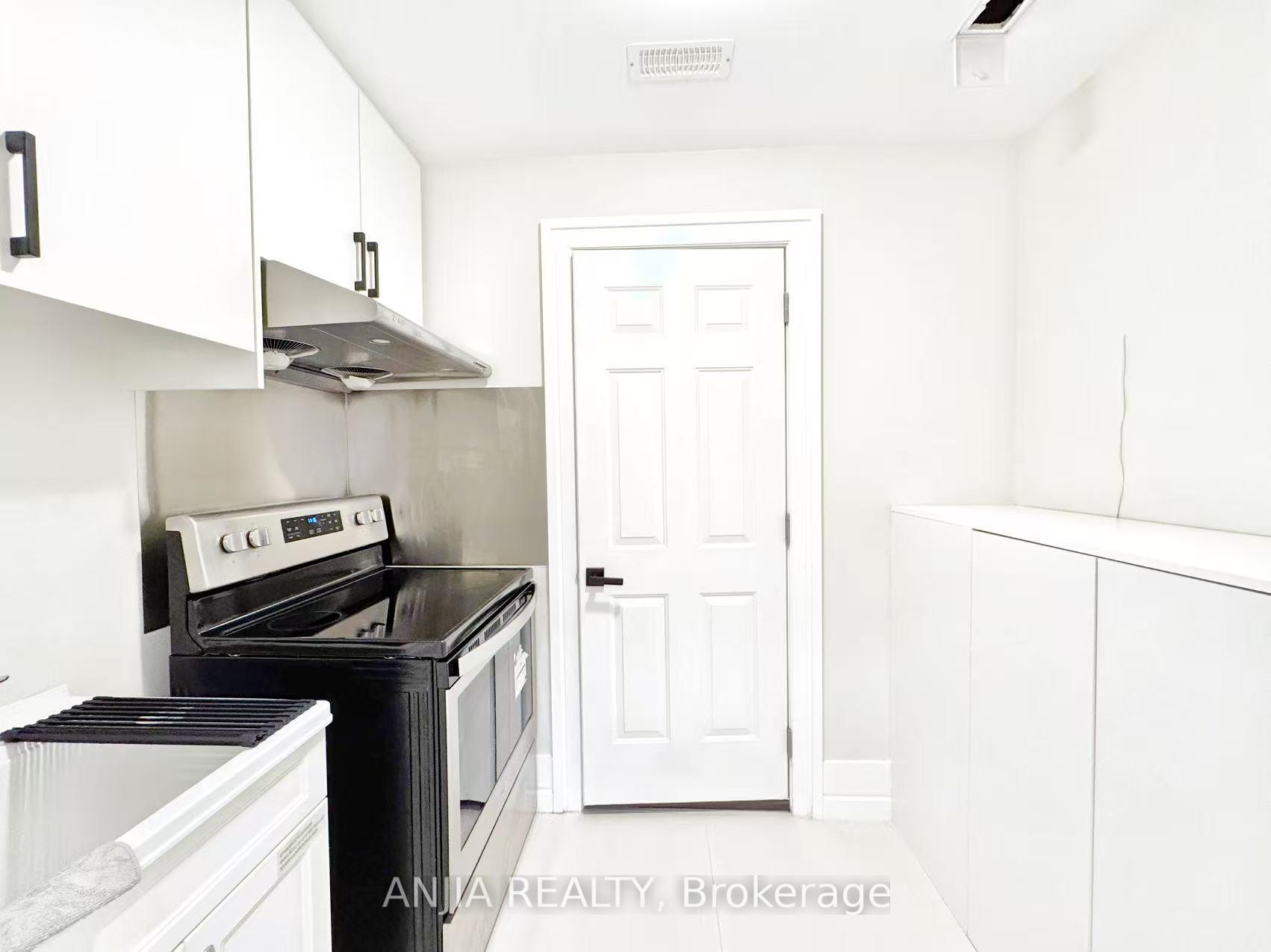 Photo 6 of 21 Sherwood Forest Drive, Markham, Bullock — HOMEH