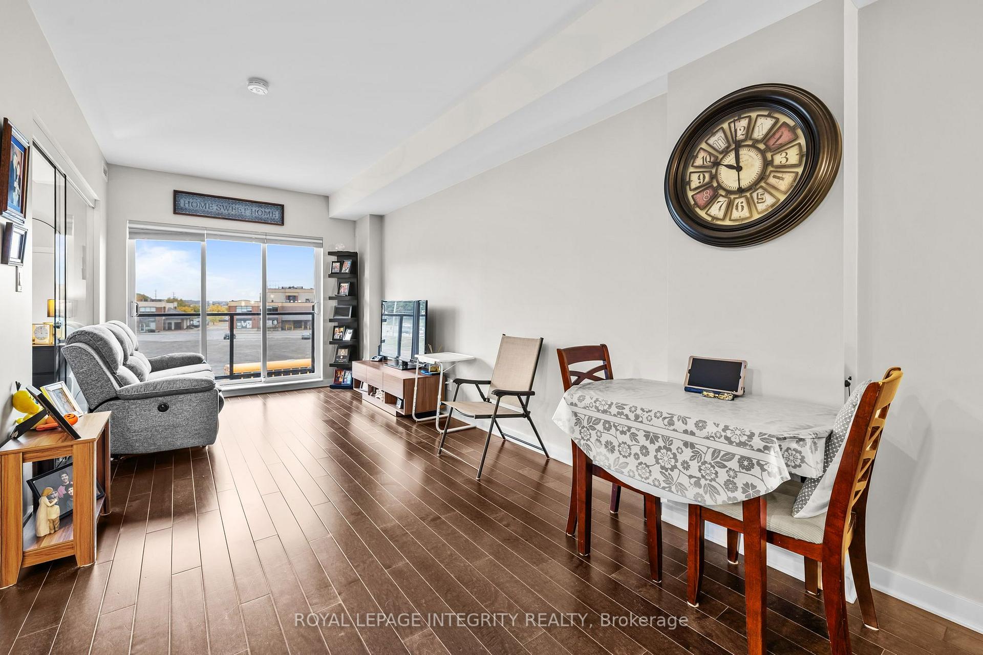 Photo 8 of Unit 309, 310 Centrum Boulevard, Ottawa, Bilberry Creek/Queenswood Heights — HOMEH