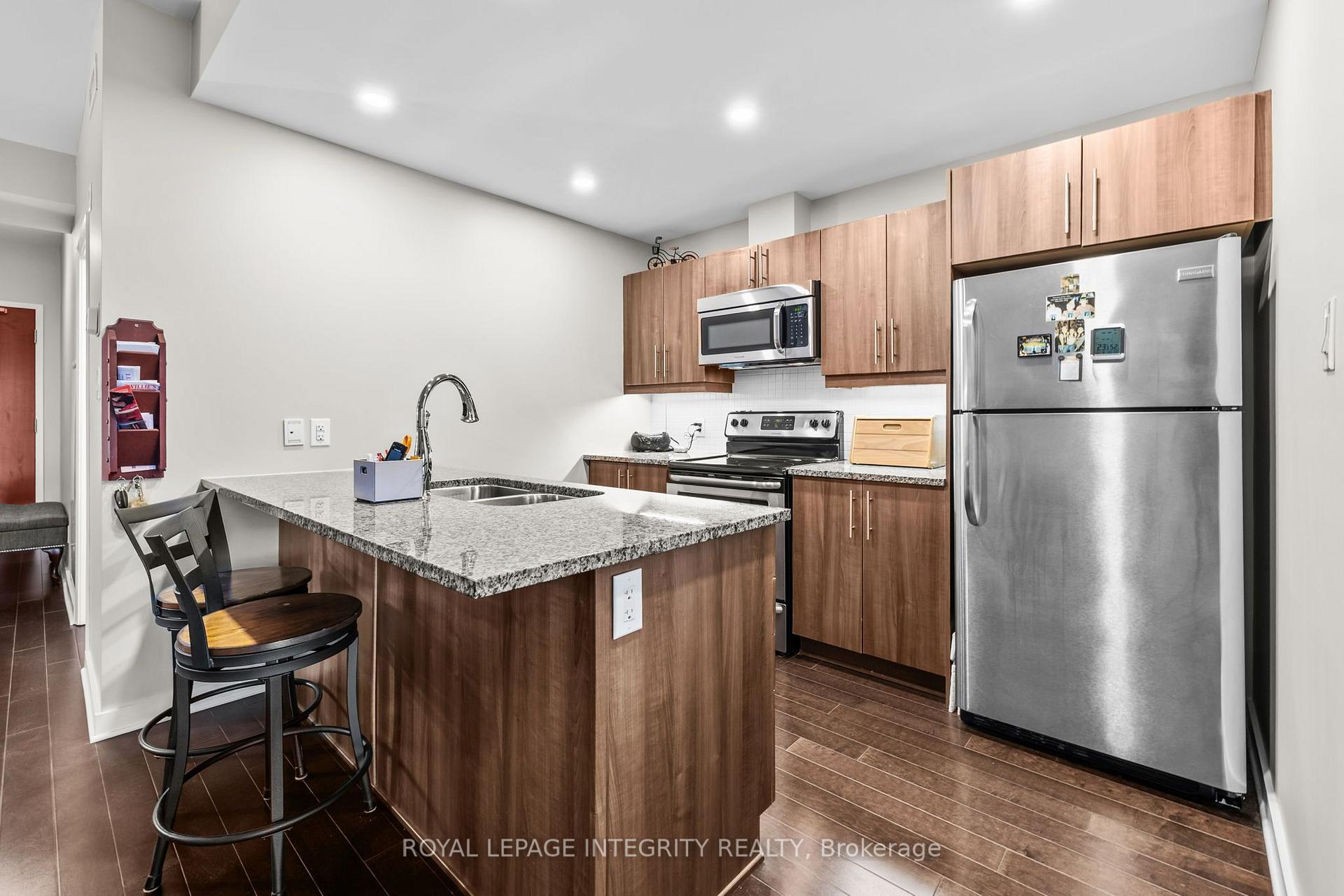 Photo 14 of Unit 309, 310 Centrum Boulevard, Ottawa, Bilberry Creek/Queenswood Heights — HOMEH