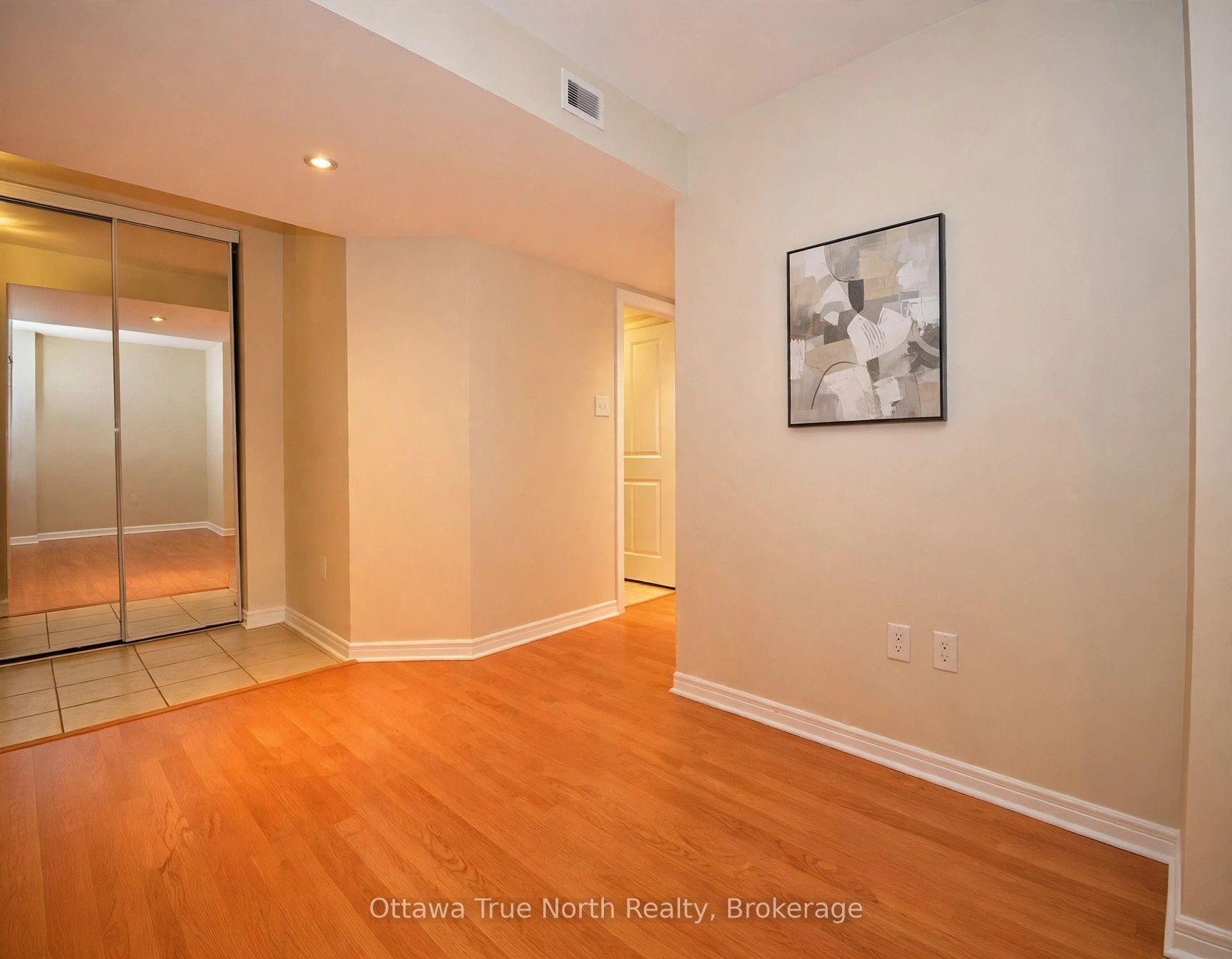 Photo 9 of Unit 710, 314 Central Park Drive, Ottawa, Central Park — HOMEH