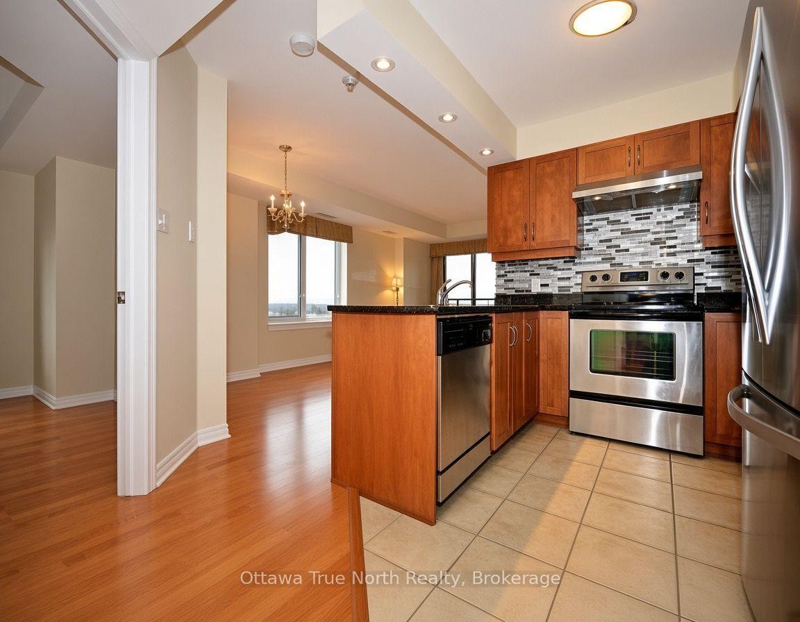 Photo 17 of Unit 710, 314 Central Park Drive, Ottawa, Central Park — HOMEH