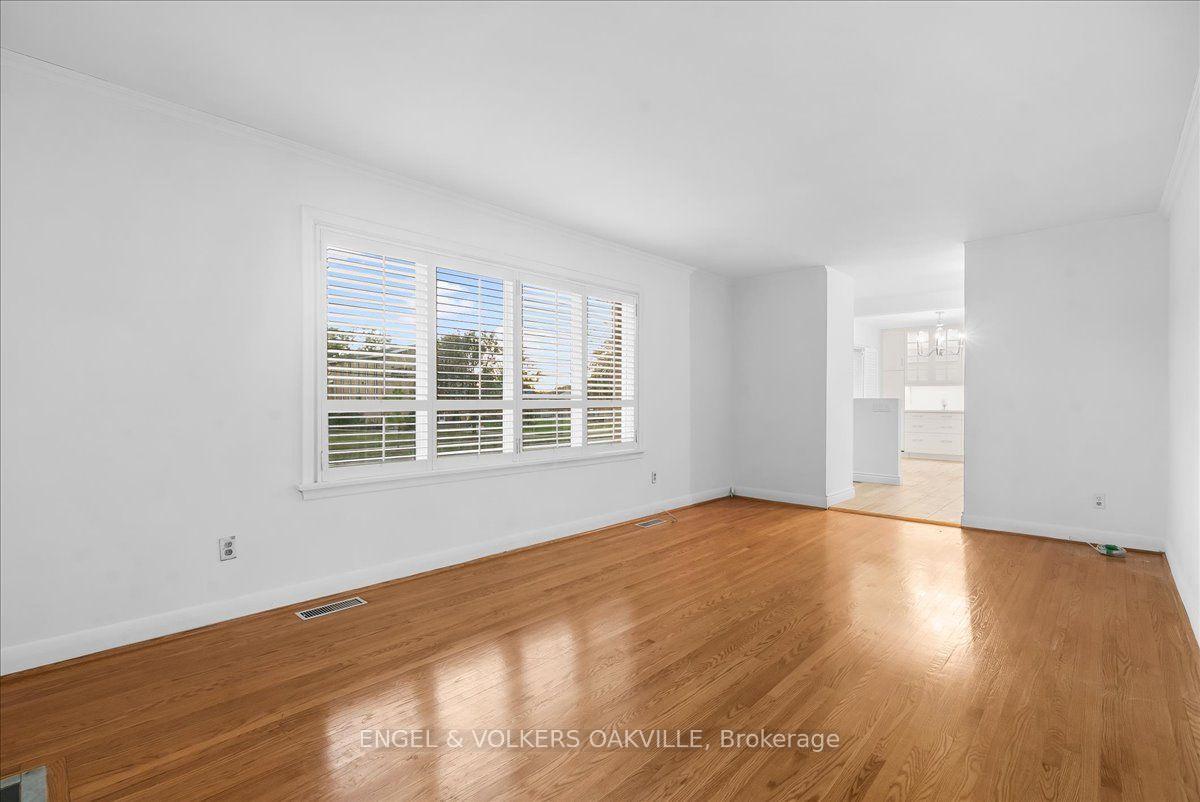 Photo 14 of 351 Renforth Drive, Etobicoke, Etobicoke West Mall — HOMEH