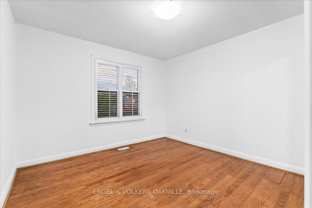 Photo 16 of 351 Renforth Drive, Etobicoke, Etobicoke West Mall — HOMEH