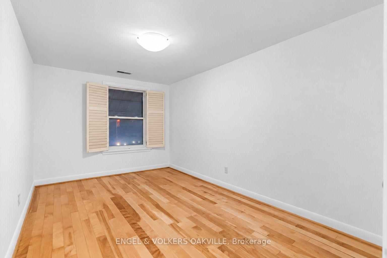 Photo 21 of 351 Renforth Drive, Etobicoke, Etobicoke West Mall — HOMEH