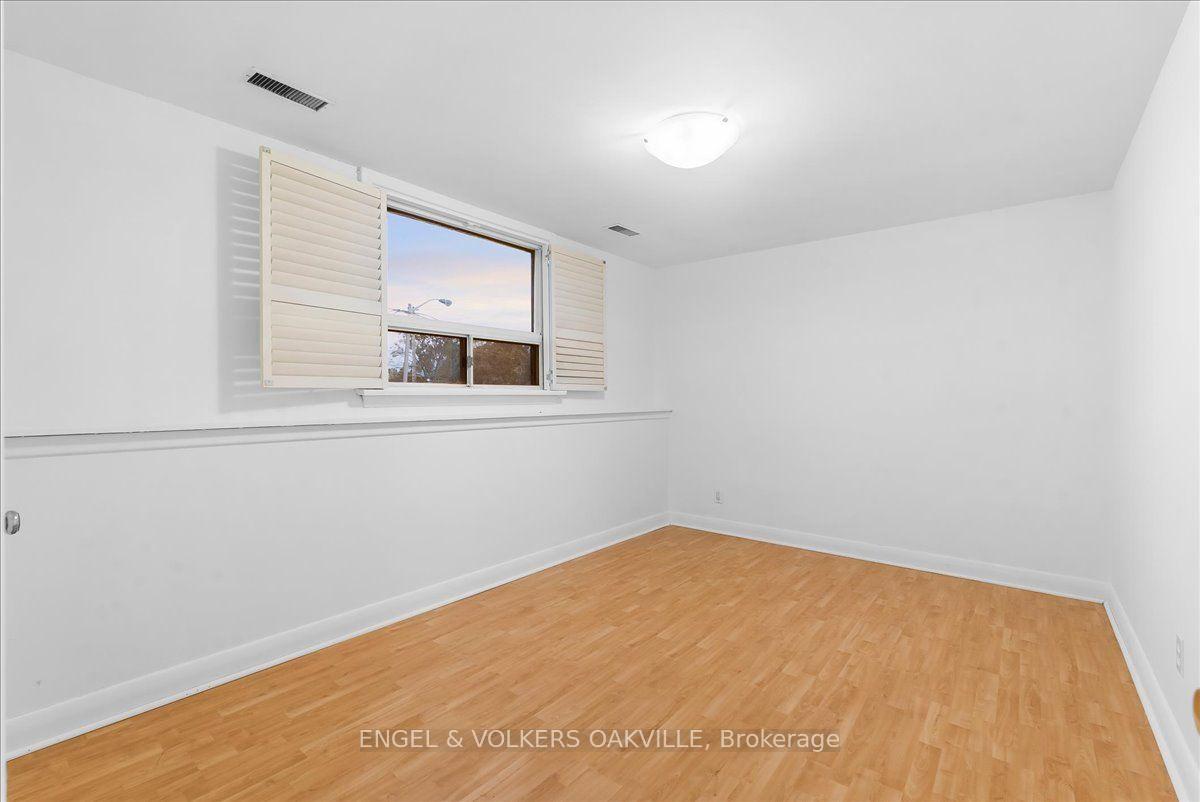 Photo 24 of 351 Renforth Drive, Etobicoke, Etobicoke West Mall — HOMEH