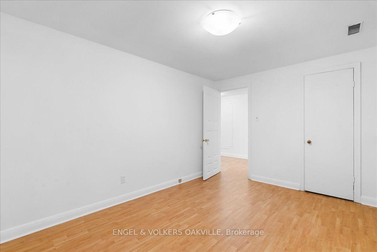 Photo 25 of 351 Renforth Drive, Etobicoke, Etobicoke West Mall — HOMEH