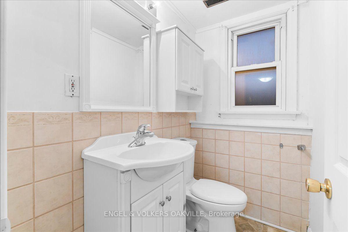 Photo 26 of 351 Renforth Drive, Etobicoke, Etobicoke West Mall — HOMEH
