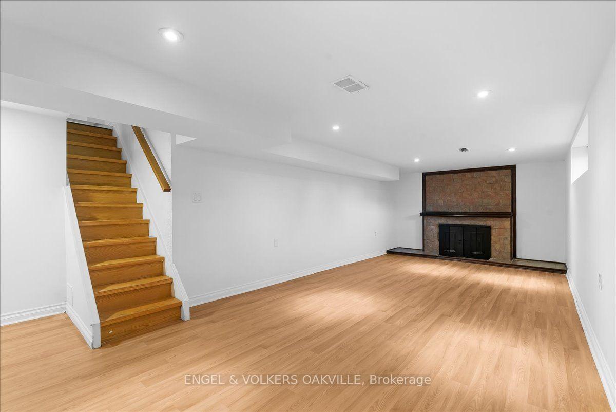 Photo 28 of 351 Renforth Drive, Etobicoke, Etobicoke West Mall — HOMEH
