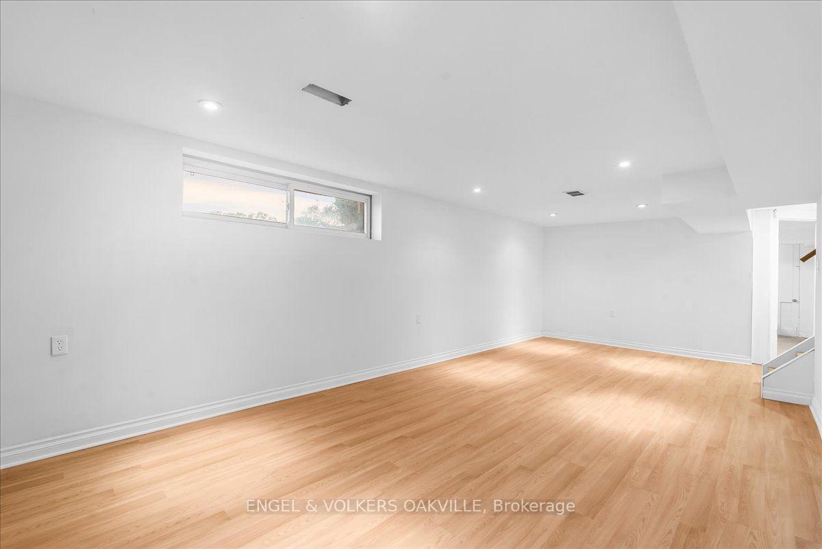 Photo 29 of 351 Renforth Drive, Etobicoke, Etobicoke West Mall — HOMEH