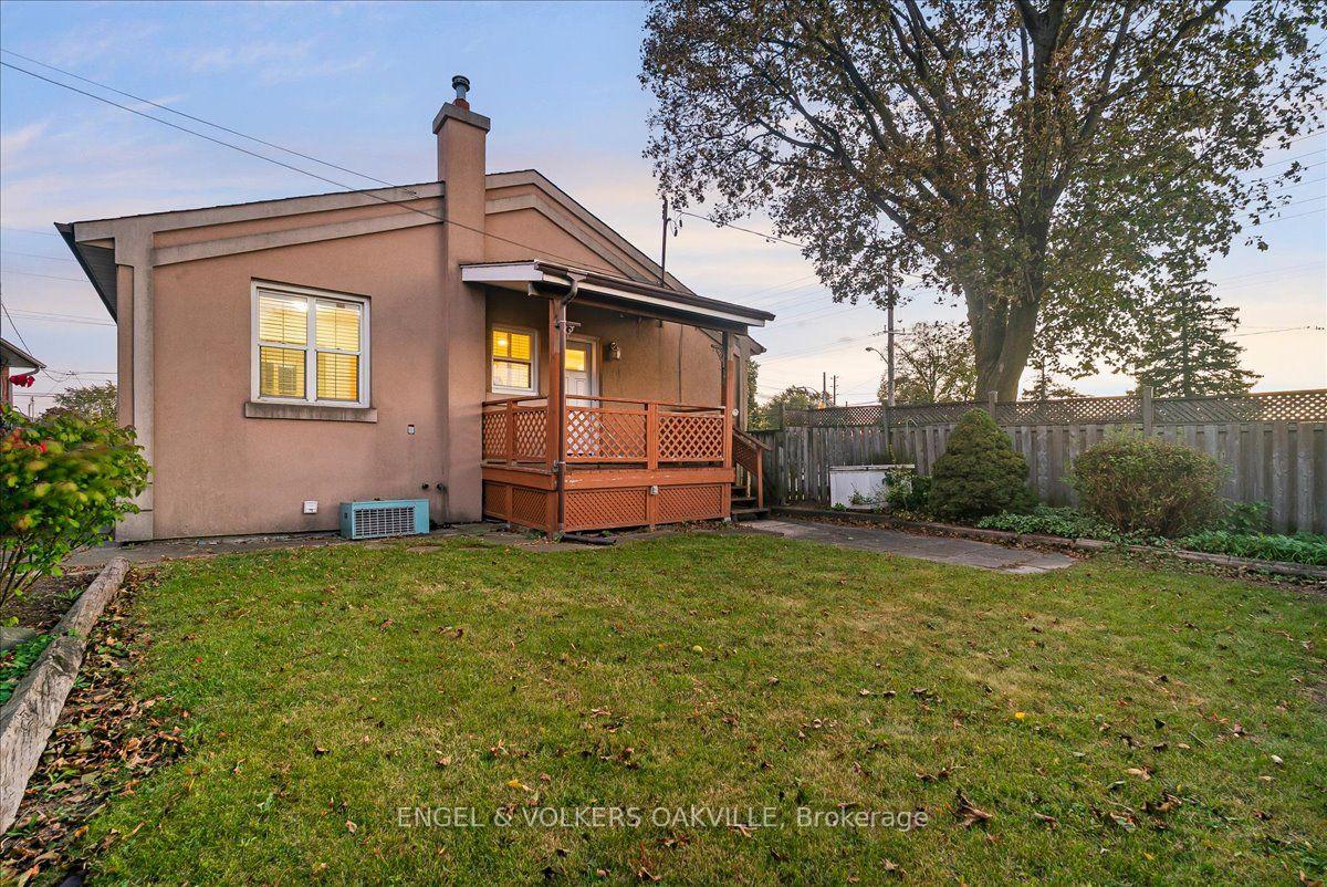Photo 40 of 351 Renforth Drive, Etobicoke, Etobicoke West Mall — HOMEH