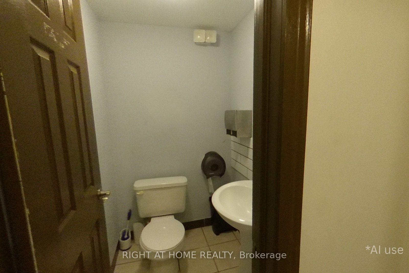 Photo 13 of Unit C, 2889 St Clair Avenue, Toronto, O'Connor-Parkview — HOMEH