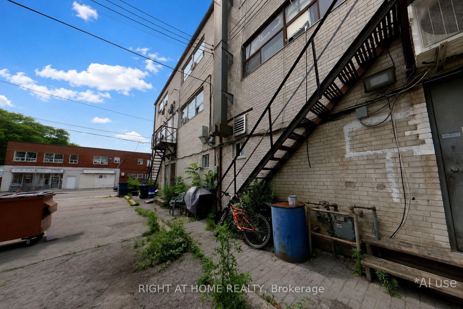 Photo 17 of Unit C, 2889 St Clair Avenue, Toronto, O'Connor-Parkview — HOMEH
