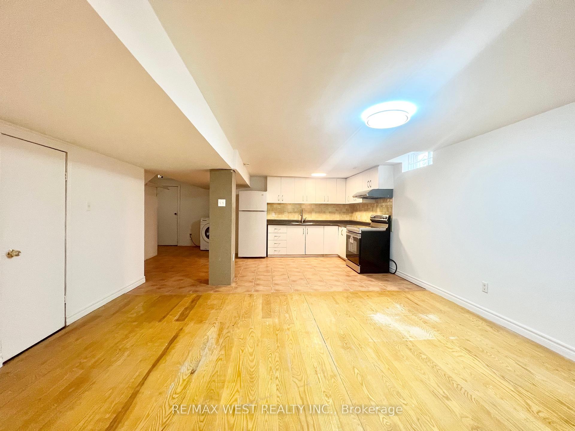 Photo 3 of Unit Bsmt, 147 Woodhall Road, Markham, Milliken Mills East — HOMEH