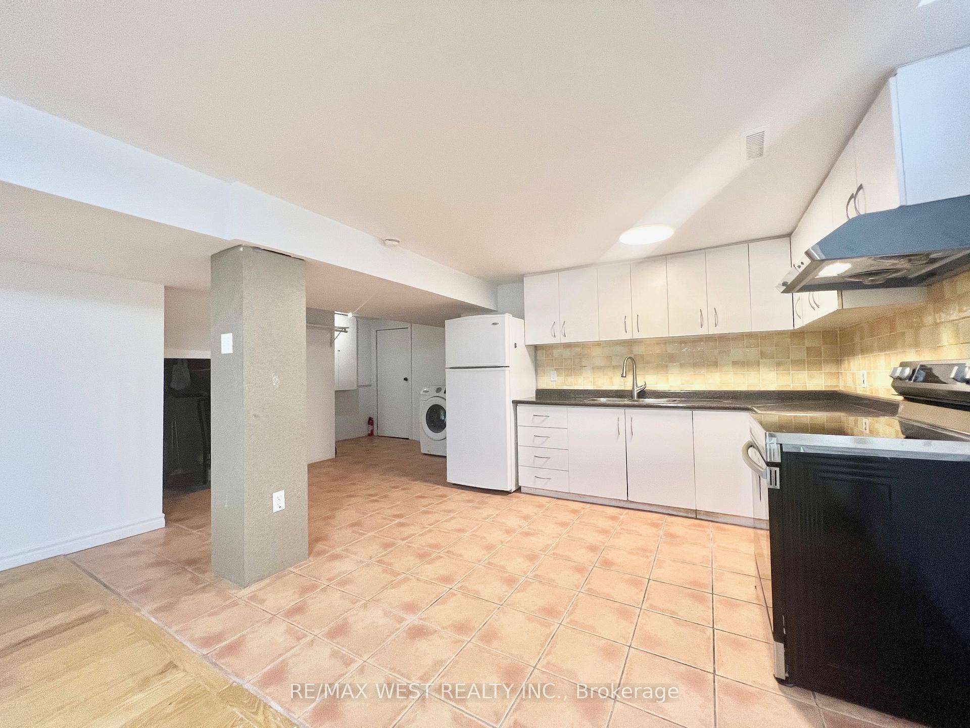 Photo 4 of Unit Bsmt, 147 Woodhall Road, Markham, Milliken Mills East — HOMEH