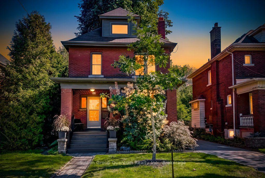 Photo 2 of 43 Rosslyn Avenue S, Hamilton, Delta — HOMEH