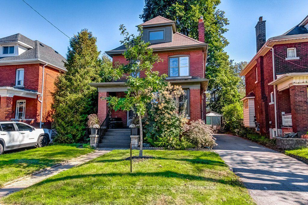 Photo 3 of 43 Rosslyn Avenue S, Hamilton, Delta — HOMEH