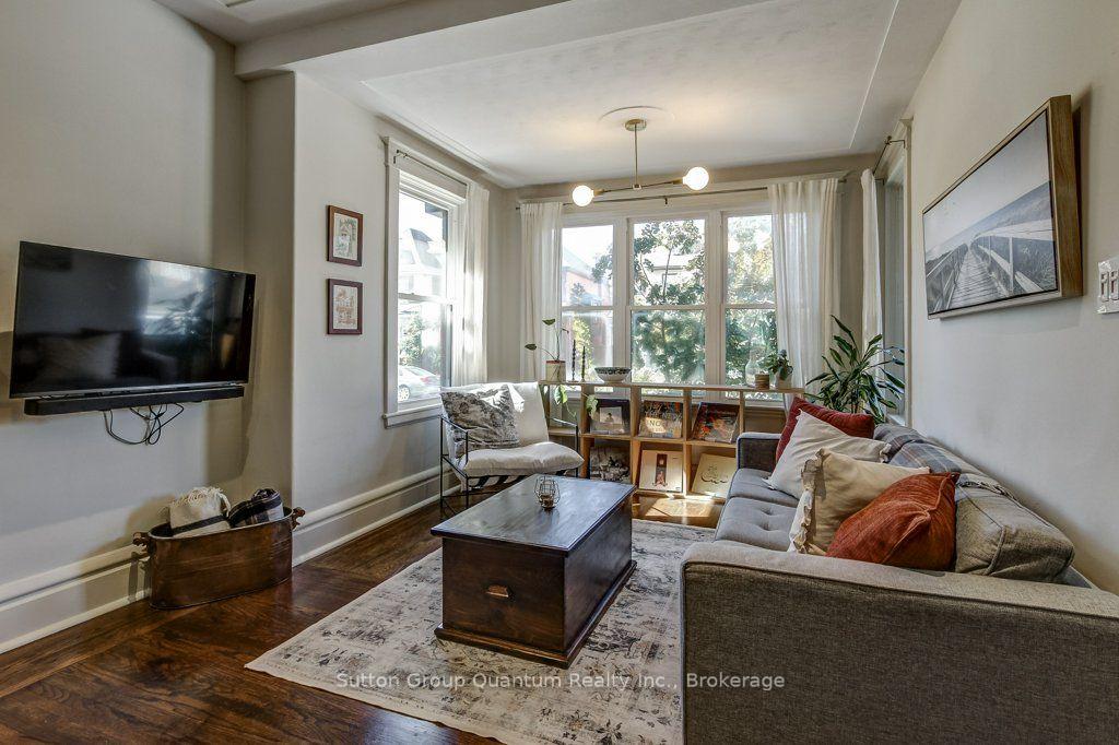 Photo 10 of 43 Rosslyn Avenue S, Hamilton, Delta — HOMEH