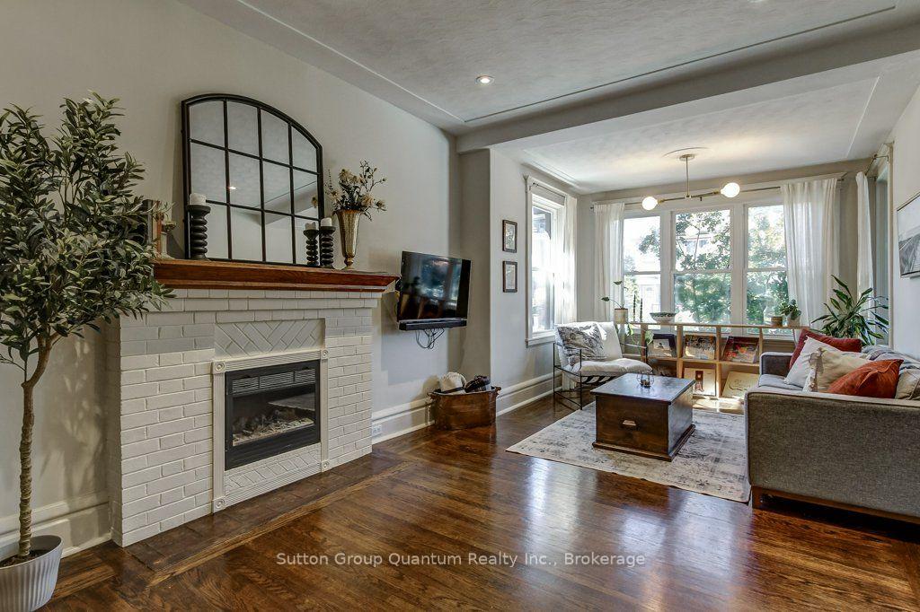 Photo 11 of 43 Rosslyn Avenue S, Hamilton, Delta — HOMEH