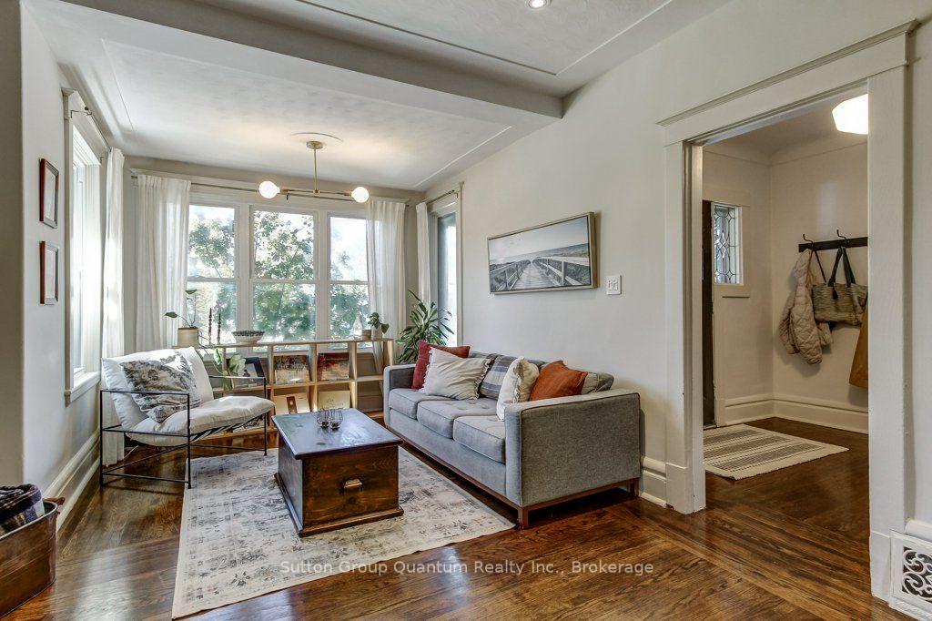 Photo 12 of 43 Rosslyn Avenue S, Hamilton, Delta — HOMEH