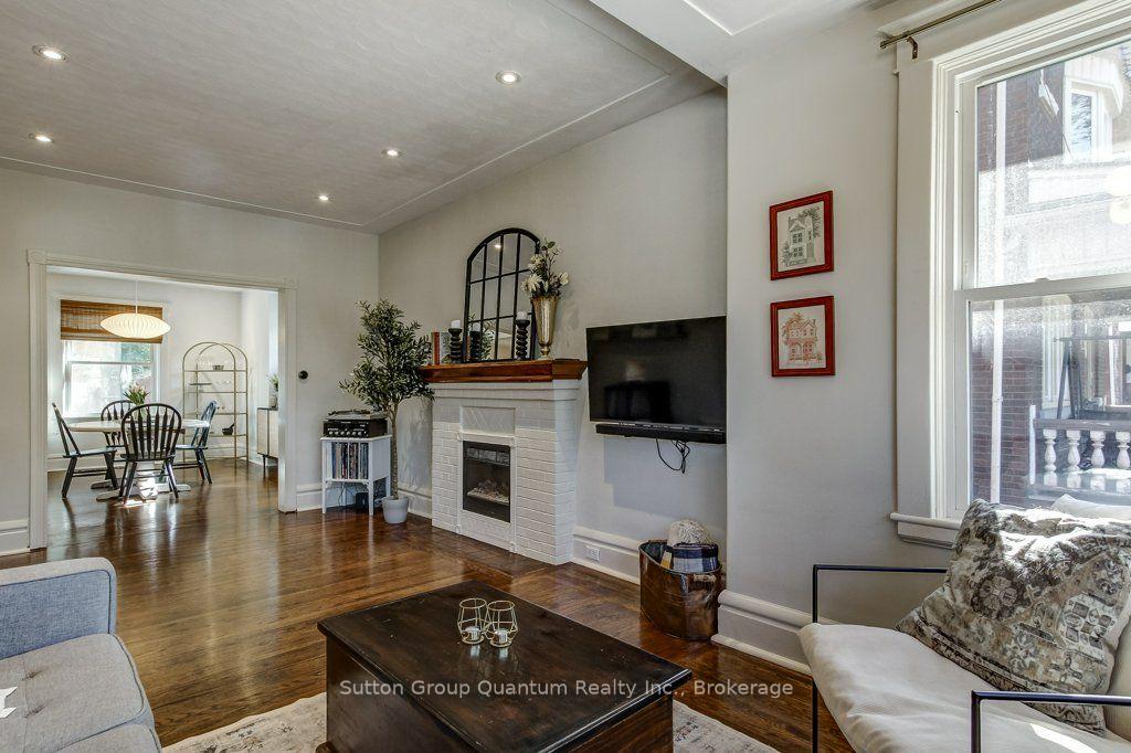 Photo 13 of 43 Rosslyn Avenue S, Hamilton, Delta — HOMEH