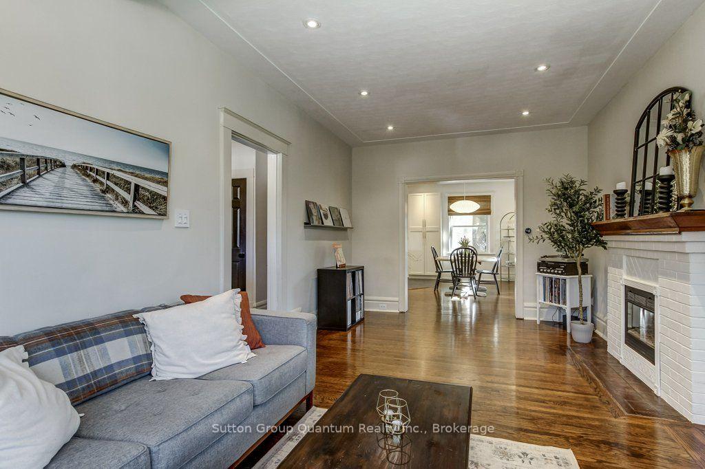 Photo 14 of 43 Rosslyn Avenue S, Hamilton, Delta — HOMEH