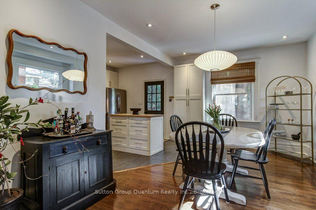 Photo 16 of 43 Rosslyn Avenue S, Hamilton, Delta — HOMEH