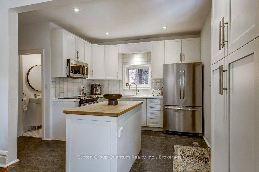 Photo 18 of 43 Rosslyn Avenue S, Hamilton, Delta — HOMEH