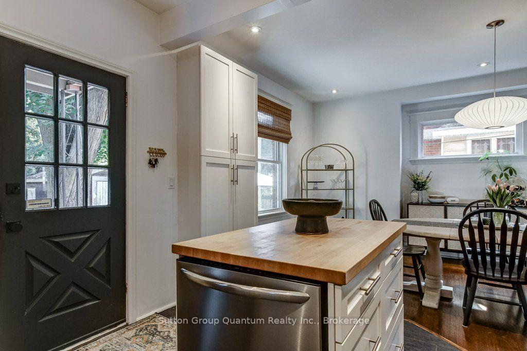 Photo 21 of 43 Rosslyn Avenue S, Hamilton, Delta — HOMEH